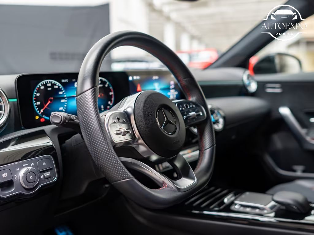 Mercedes-Benz Třídy A, 200d AMG Sport NIGHT*LED - fotka 6