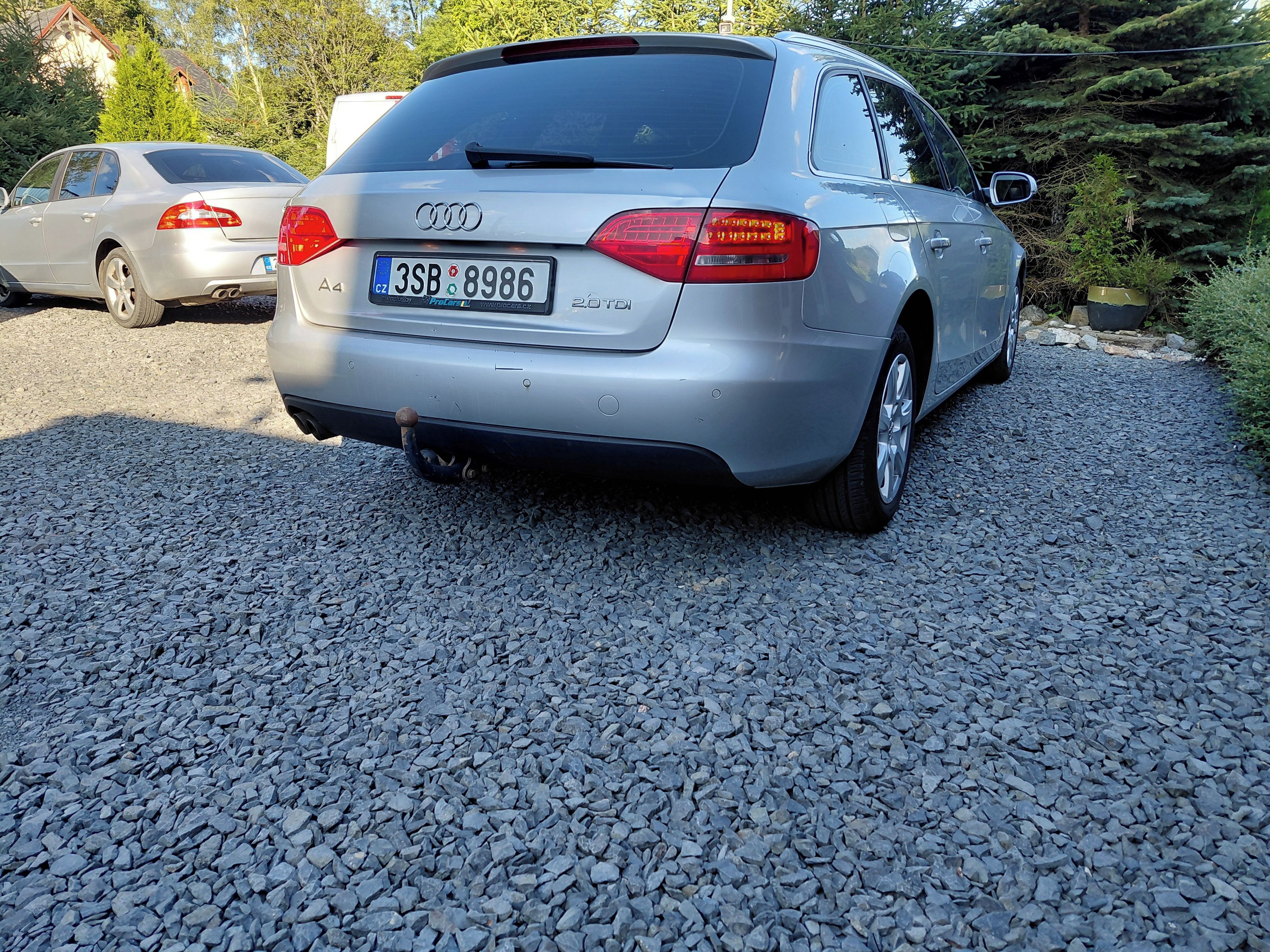 Audi A4, 2.0 TDI automat - fotka 4