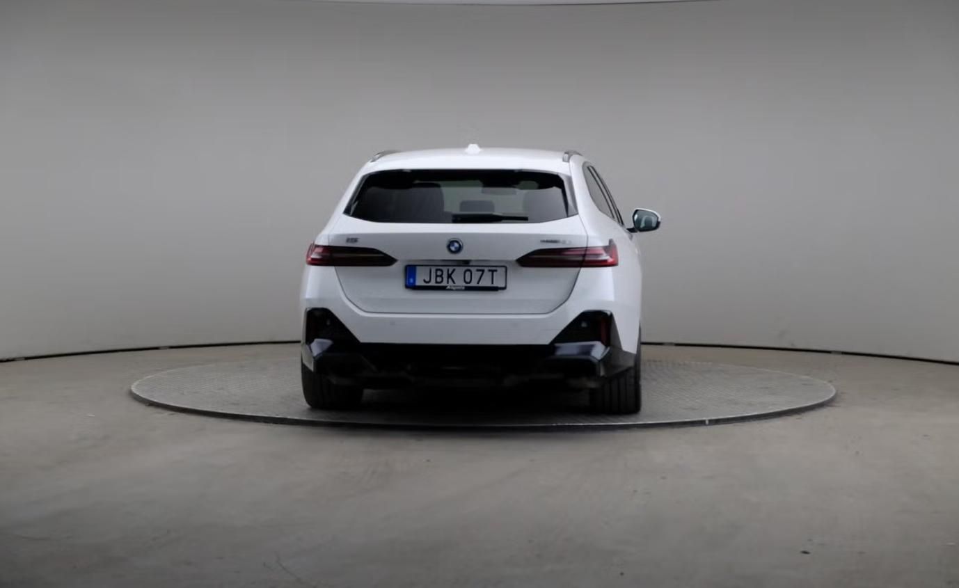BMW i5, eDrive40 Touring M Kam Tažné - fotka 5