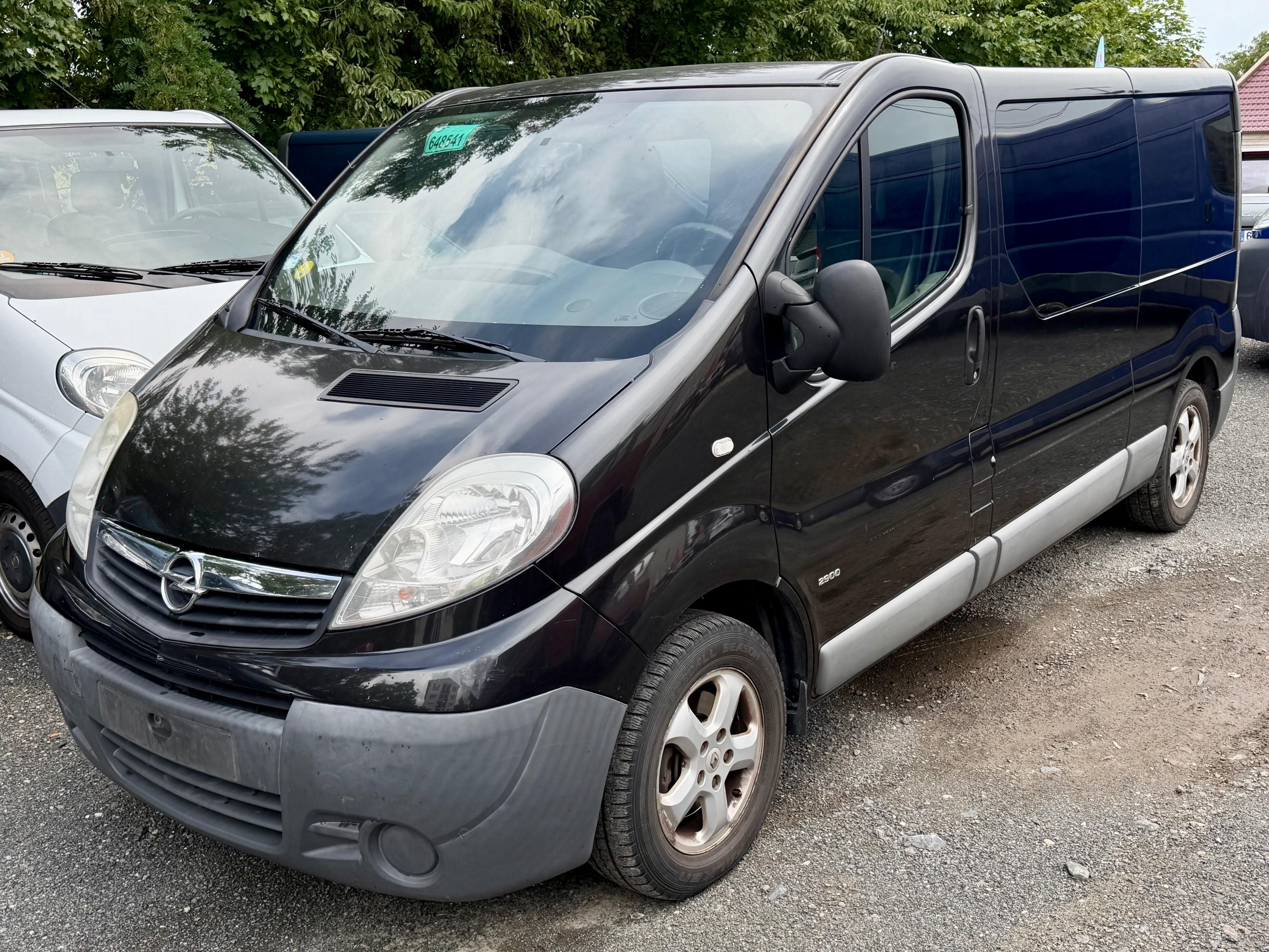 Opel Vivaro, 2.0,84KW,L2H1,2.MAJ,5MÍST