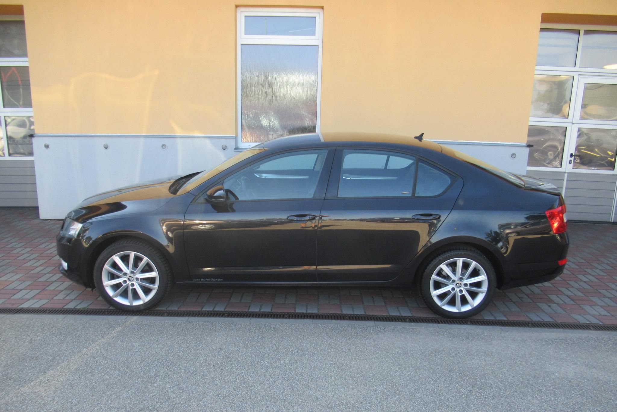 Škoda Octavia, 2.0 TDi DSG  AUT. KLIMA NAVI - fotka 6