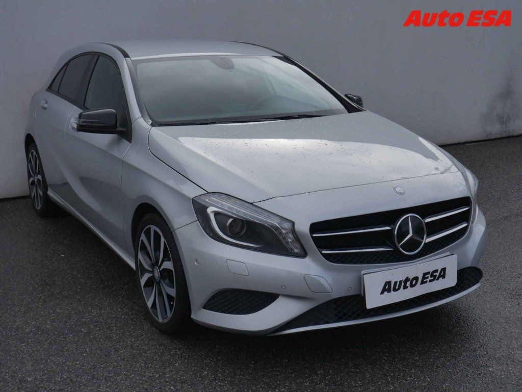 Mercedes-Benz Třídy A, 1.6i A180,Sport,bixen,navi