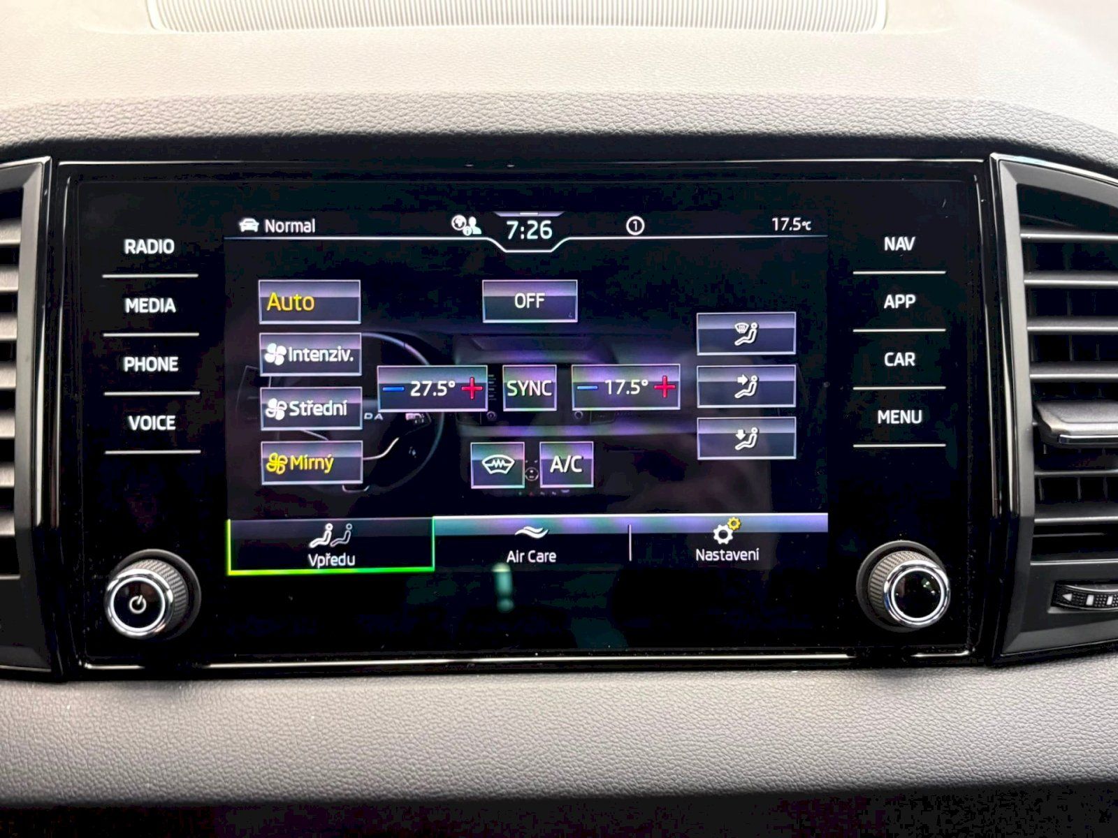 Škoda Karoq, Karoq Sportline 1,5 TSI 110 kW - fotka 6