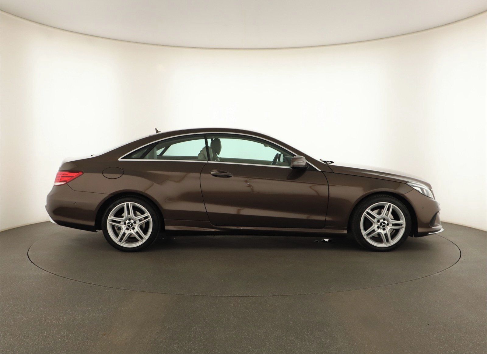 Mercedes-Benz Třídy E, 350 BlueTEC, Automat, Kůže - fotka 6