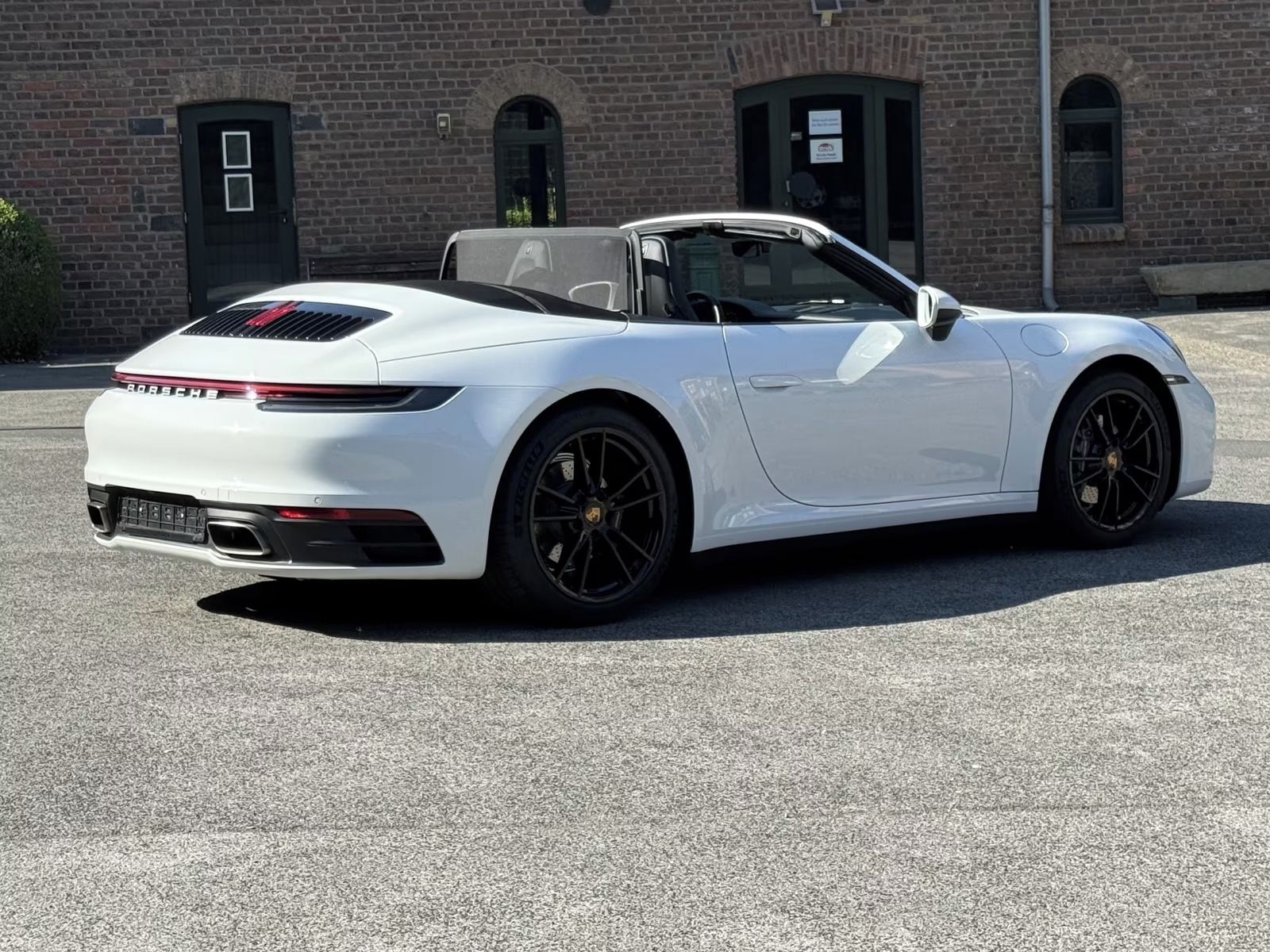 Porsche 911, 992 CARRERA CABRIOLET - fotka 2