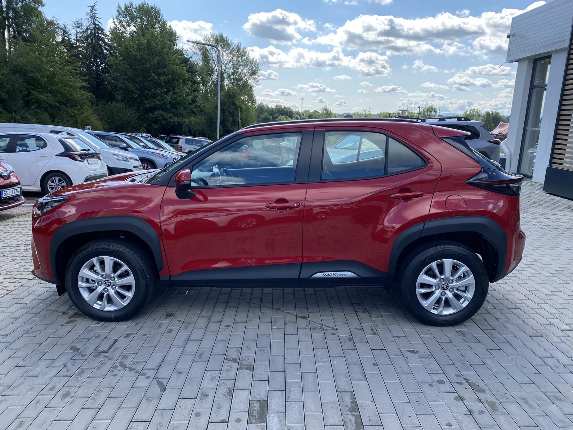 Toyota Yaris Cross, 1.5 HEV 4x4 130k Comfort - fotka 3