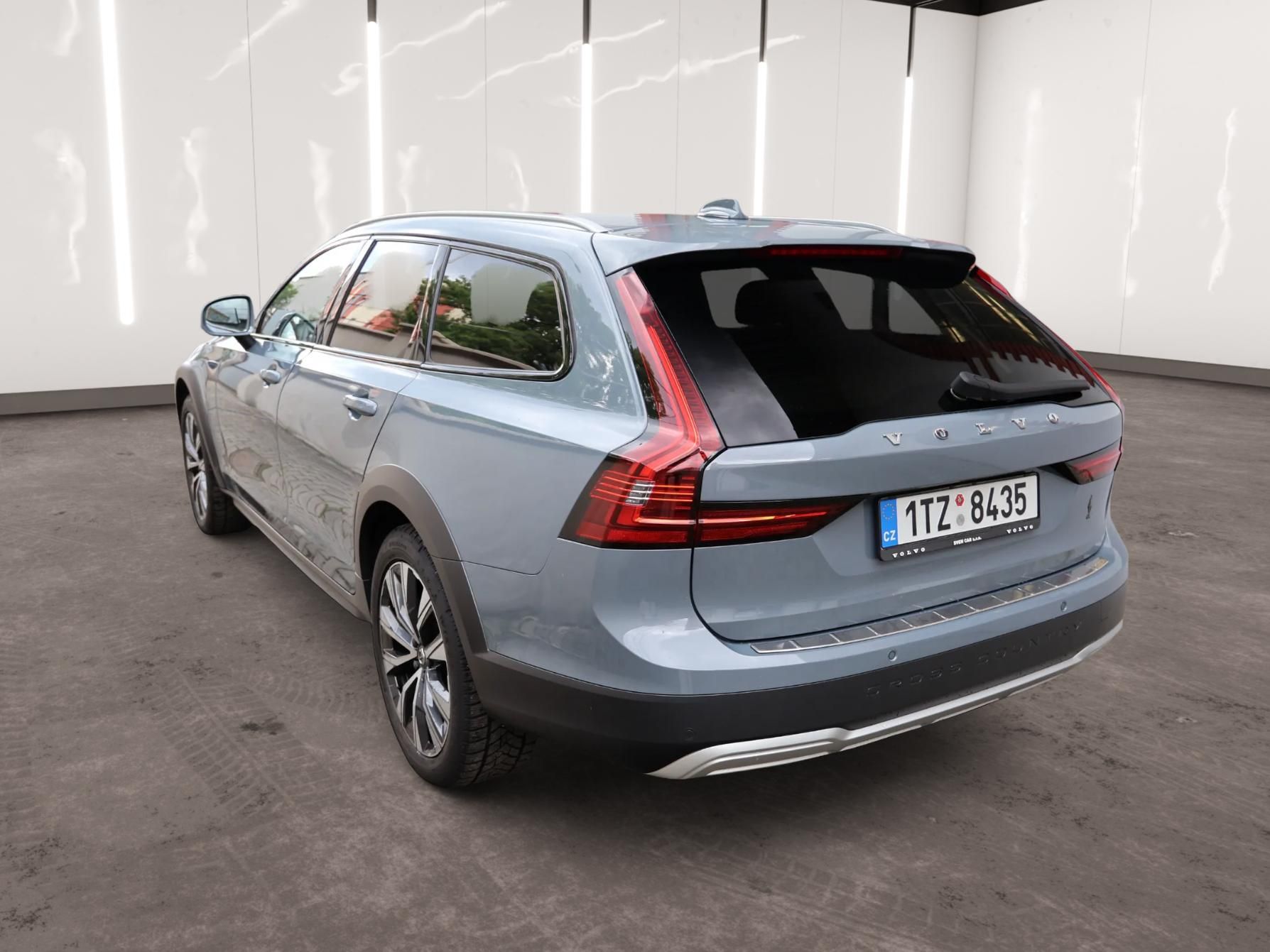 Volvo V90, Pro, B5 AWD mild hybrid - fotka 2