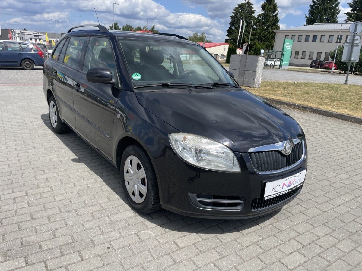 Škoda Fabia, 1,4 i 63kw Klima,ESP,po STK - fotka 6