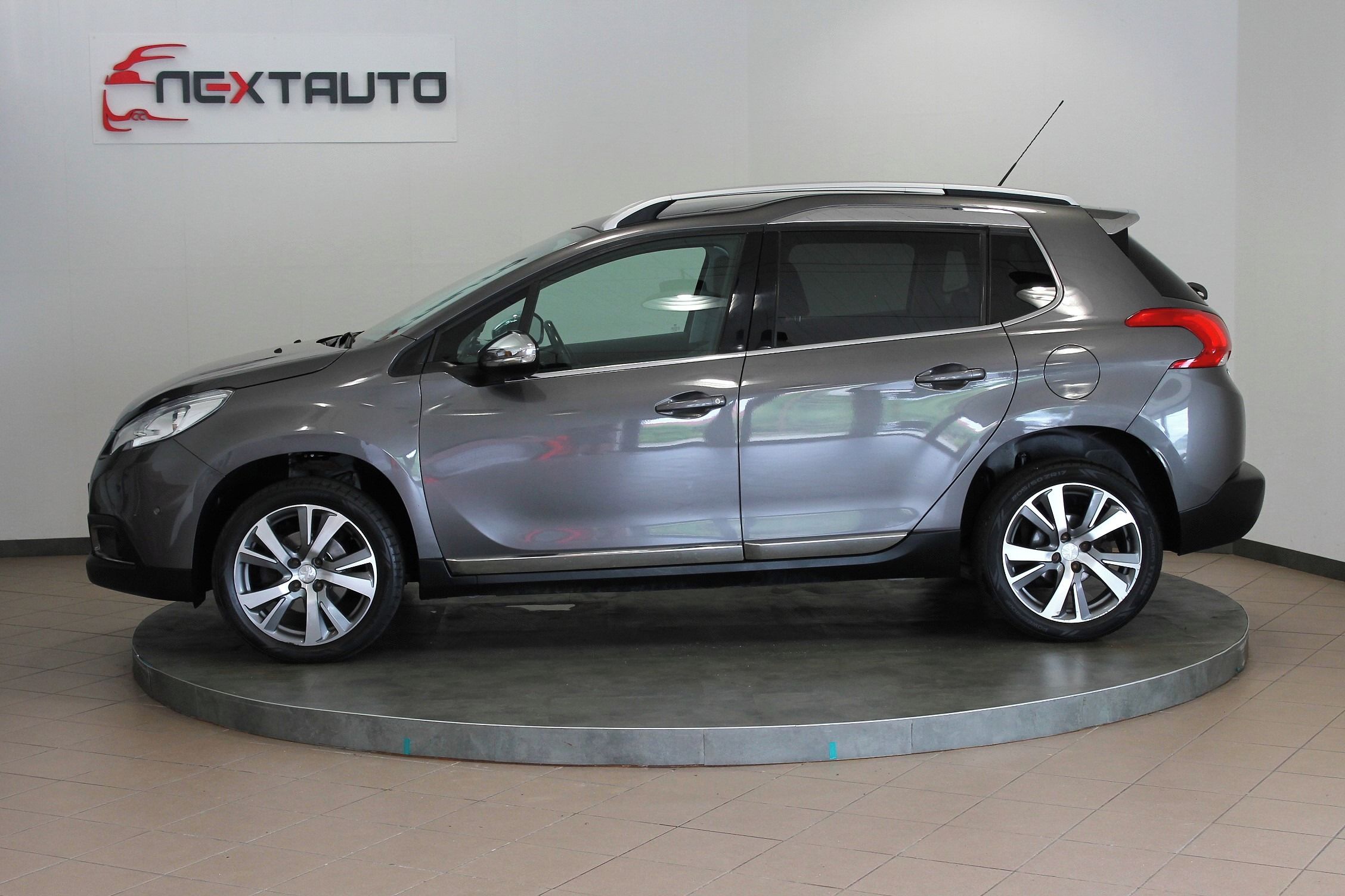 Peugeot 2008, 1.6 HDi 88kW ALLURE PANORAMA - fotka 2