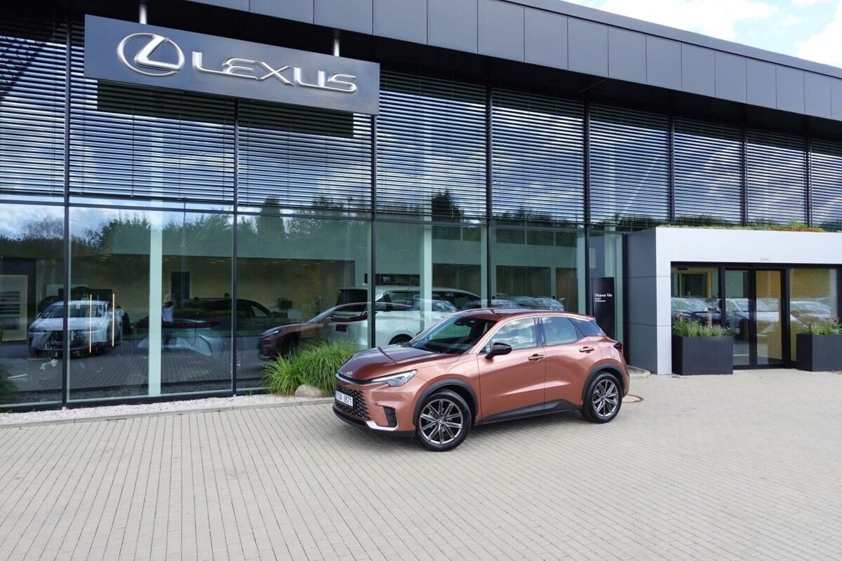 Lexus LBX, 1,5 HEV Elegant Tech