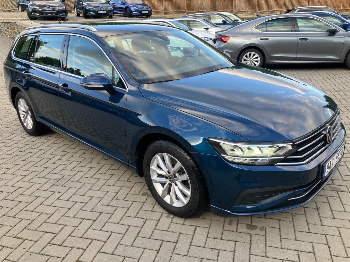 Volkswagen Passat Variant, 2.0TDI 110kW DSG NEHAVAROVANÉ - fotka 2