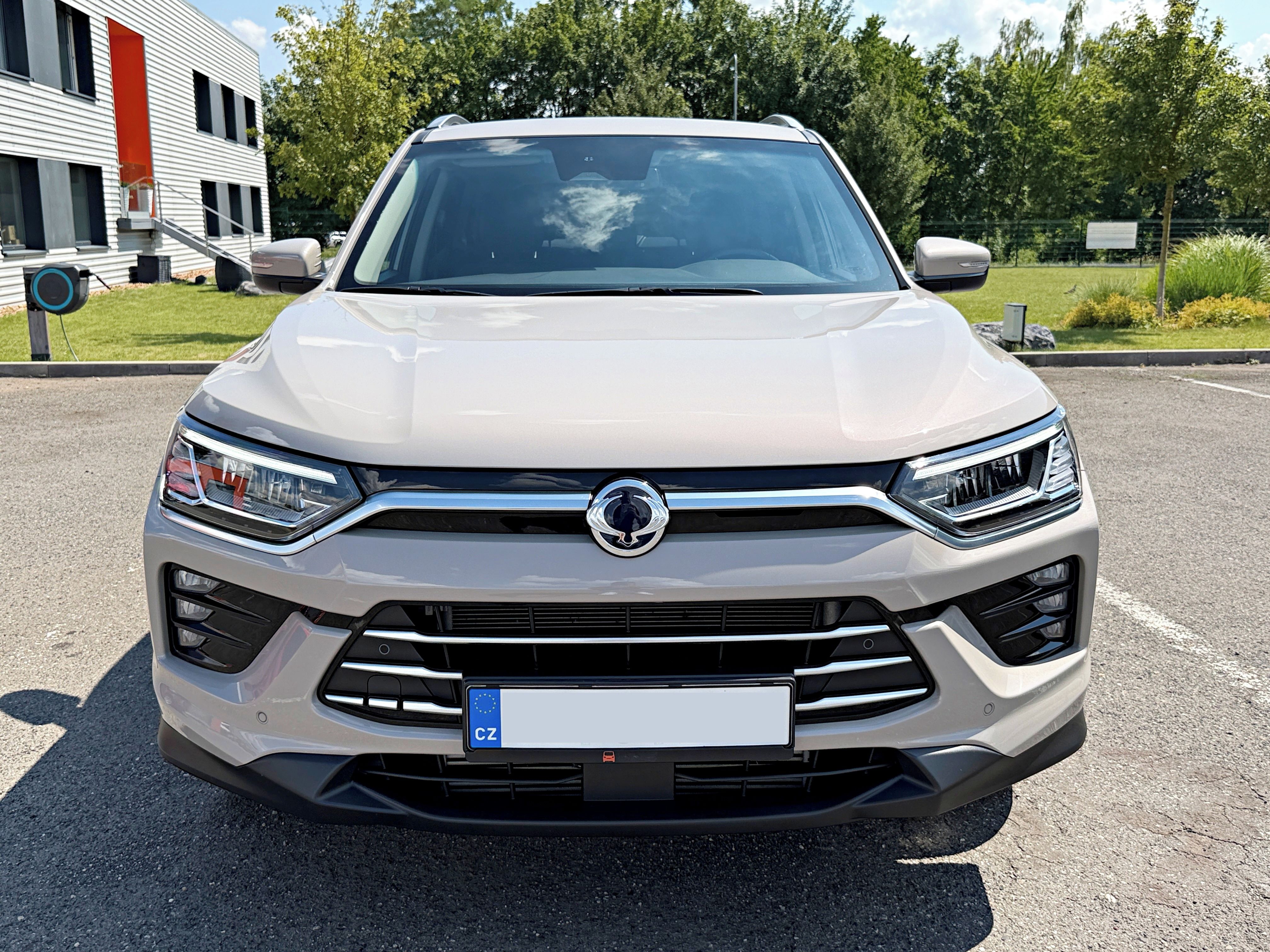 SsangYong Korando, Premium 1.5 T-GDI Automat 4x4 - fotka 4