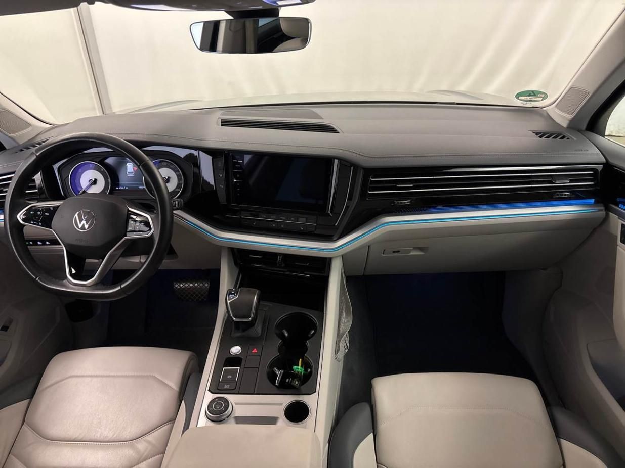 Volkswagen Touareg, 3,0TDi 170kw 4x4 DSG TZ 19ALU - fotka 6