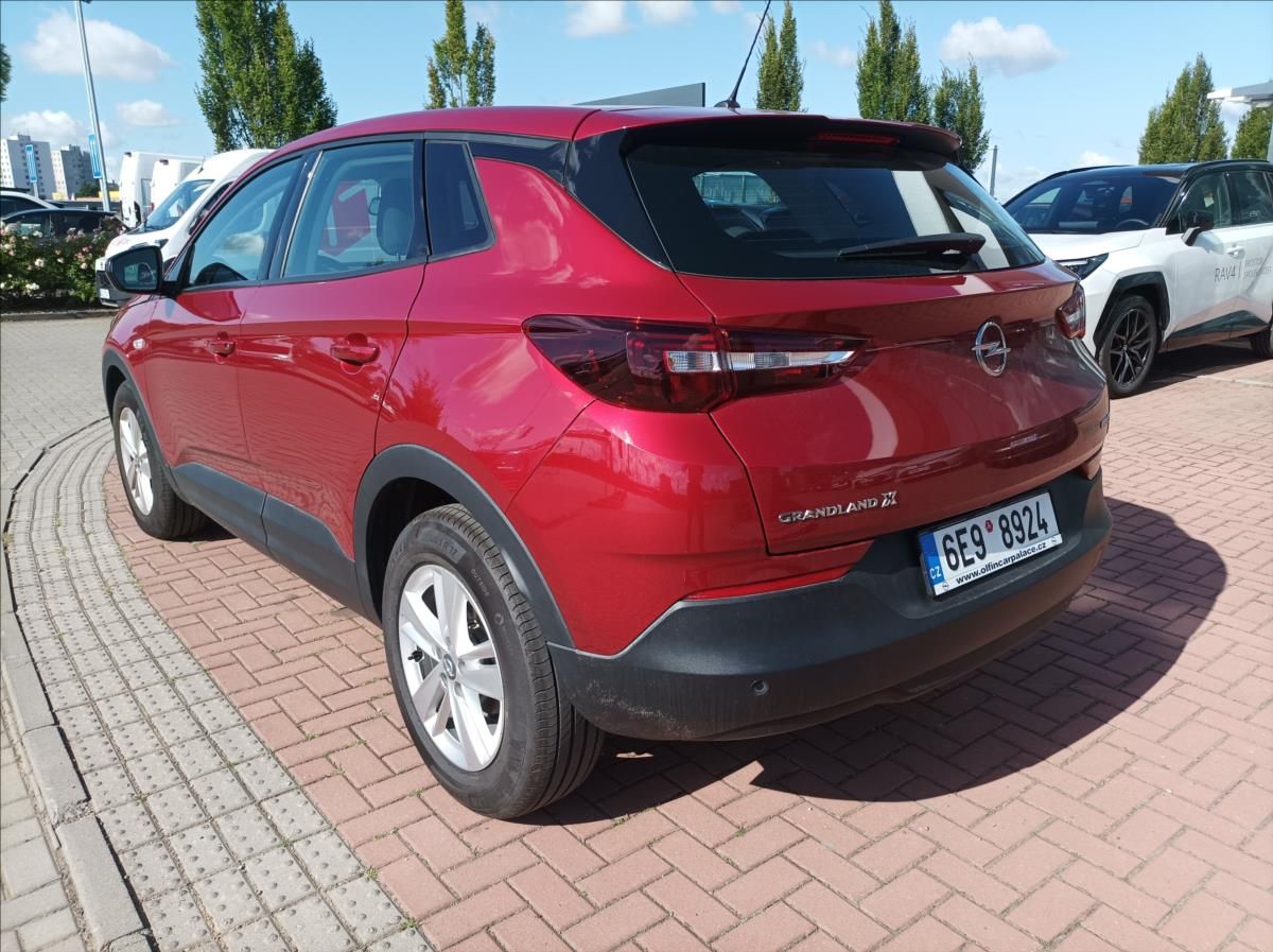 Opel Grandland X, 1,2 Turbo - fotka 3