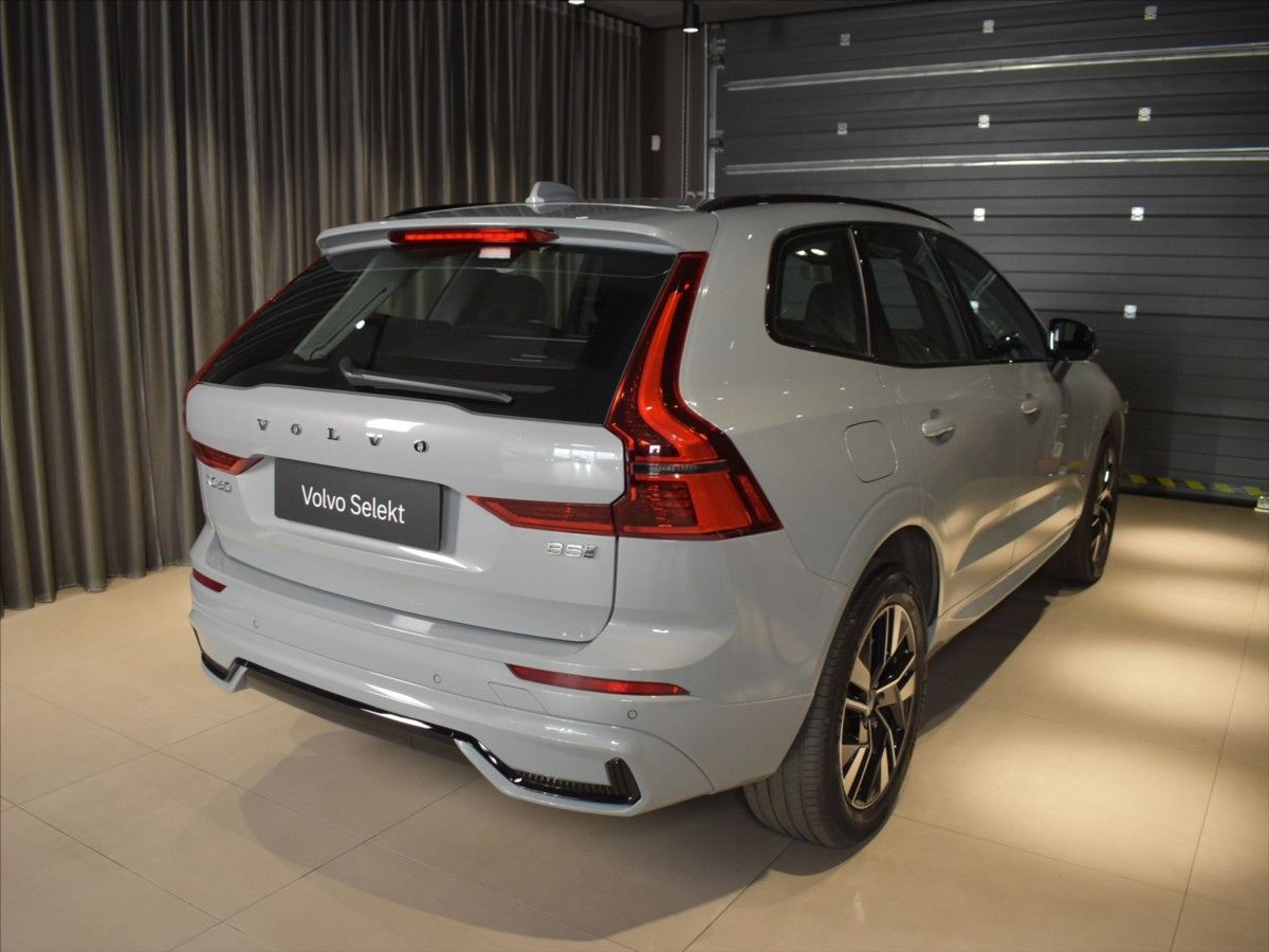 Volvo XC60, 2,0 B5 AWD PLUS BLIS,Bezklíč - fotka 4