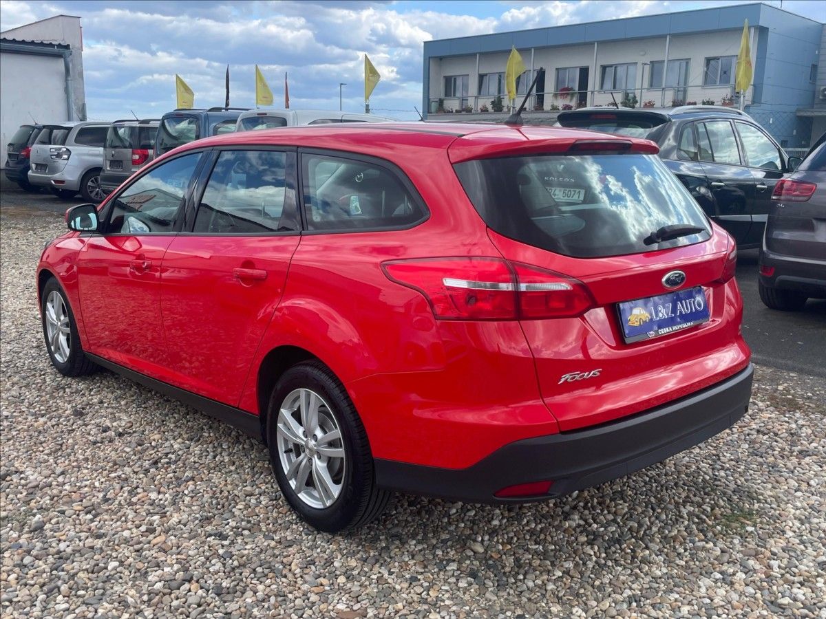 Ford Focus, 1,6 i 16V - fotka 4