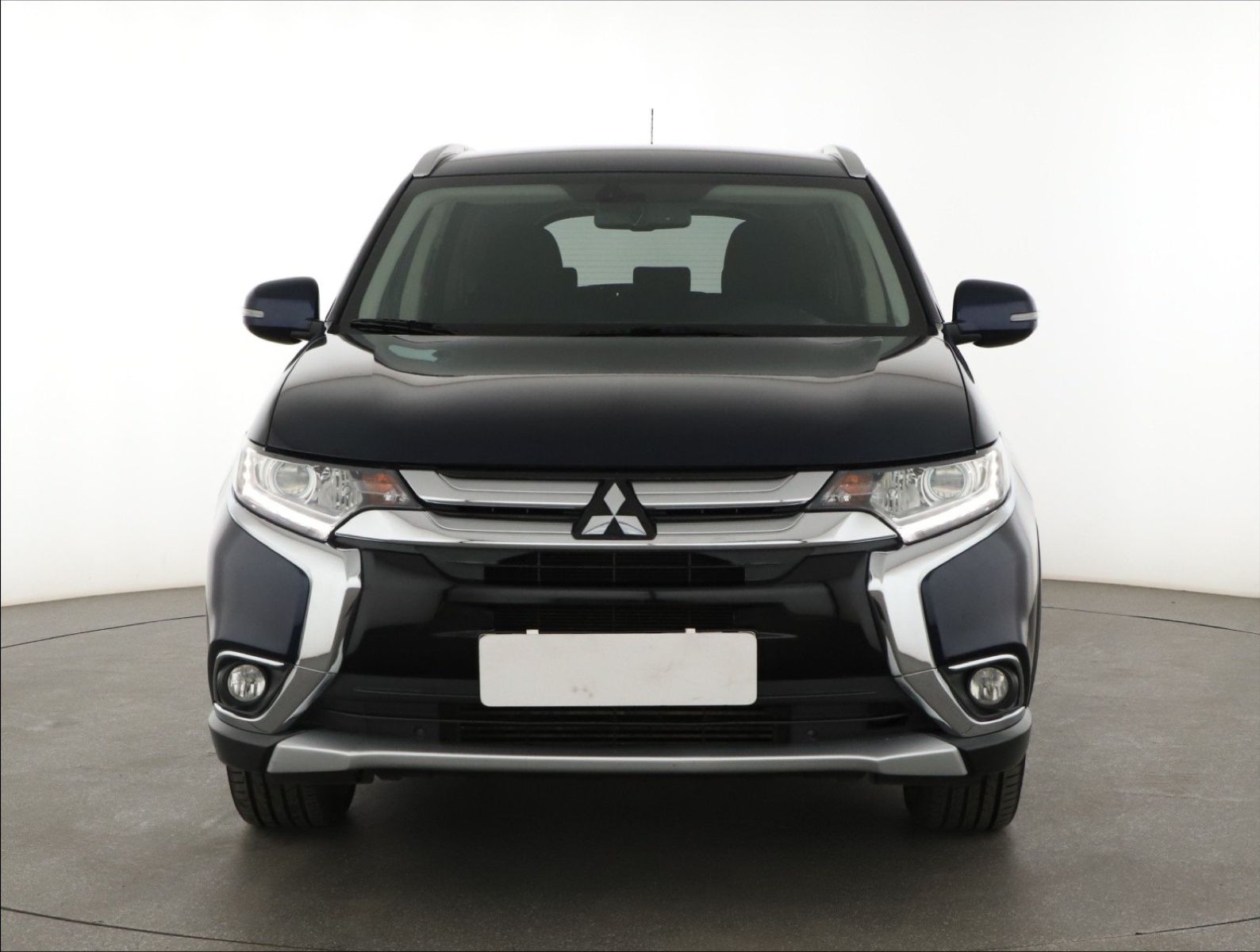 Mitsubishi Outlander, 2.2 DI-D, 7 míst - fotka 2