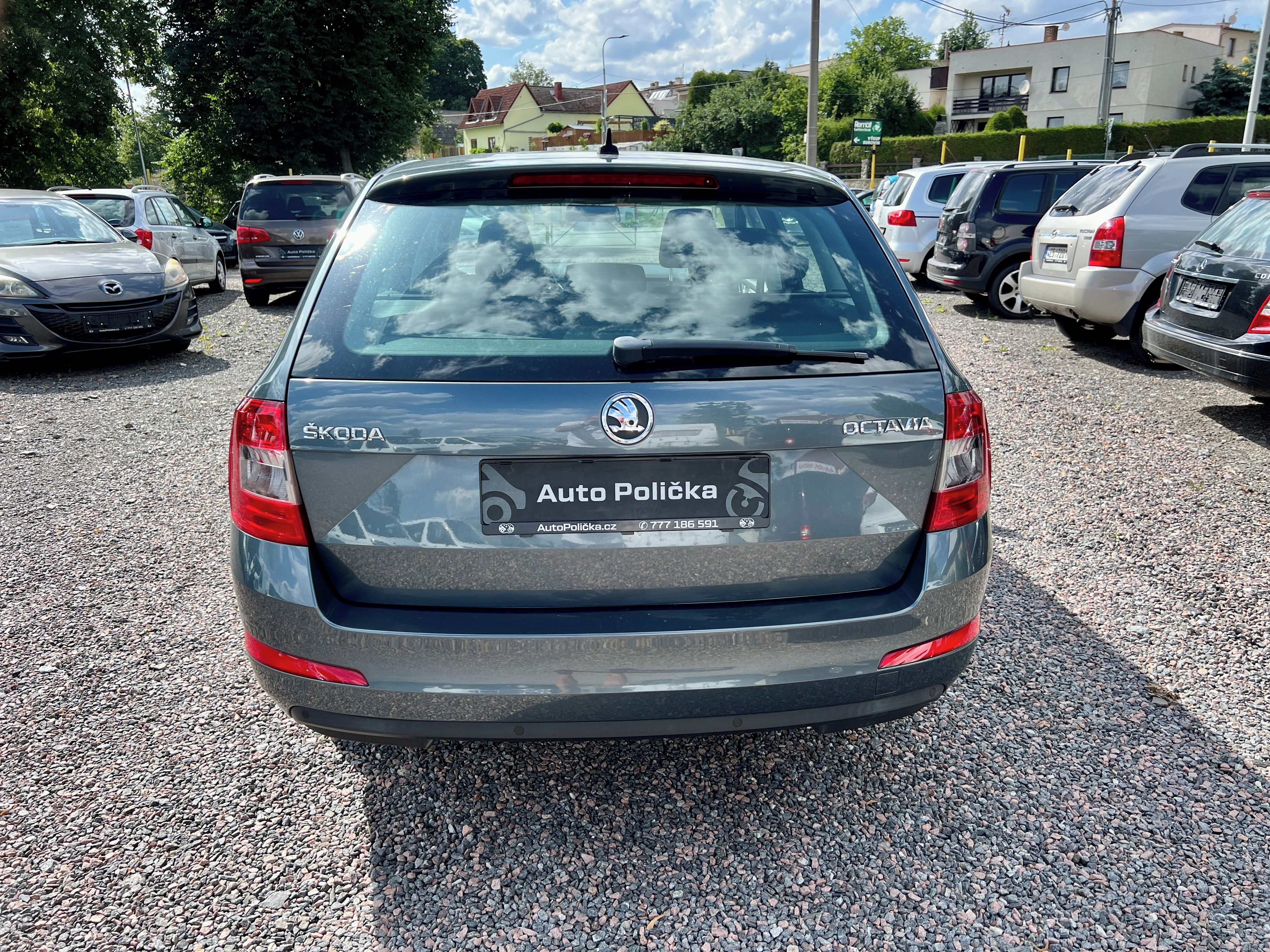 Škoda Octavia, 1.6 TDI 77kW DSG PoServisu,STK - fotka 6