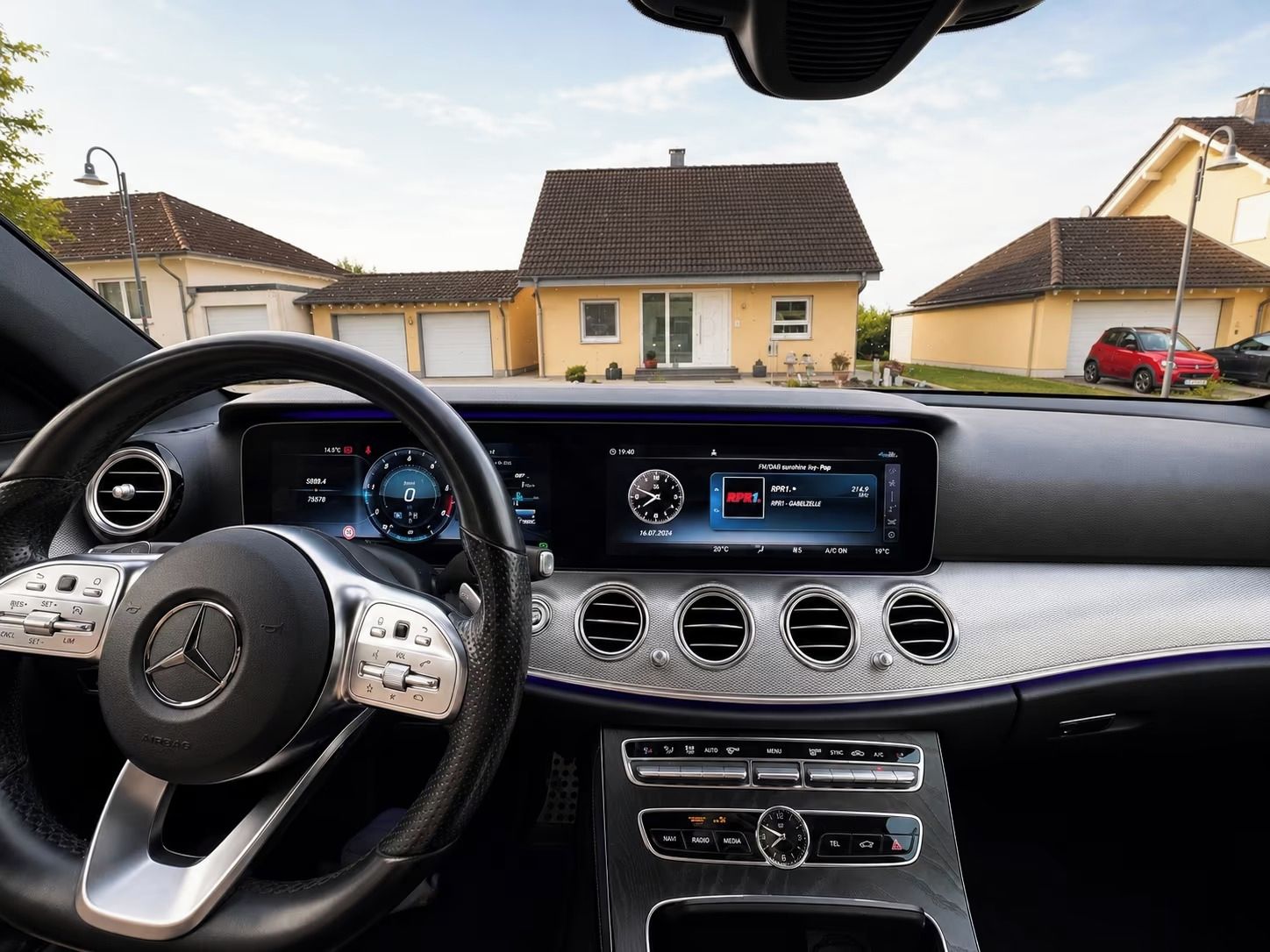 Mercedes-Benz Třídy E, Mercedes-Benz E 220 d AMG Line - fotka 5