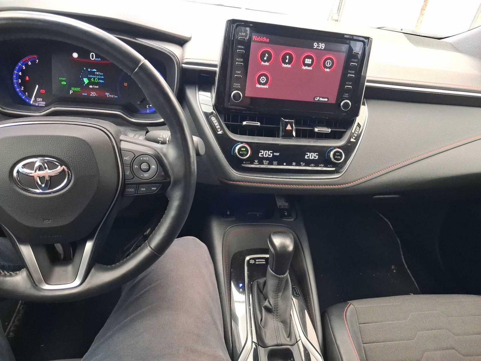 Toyota Corolla, 1.8 Hybrid, Automat, ČR,1.maj - fotka 3