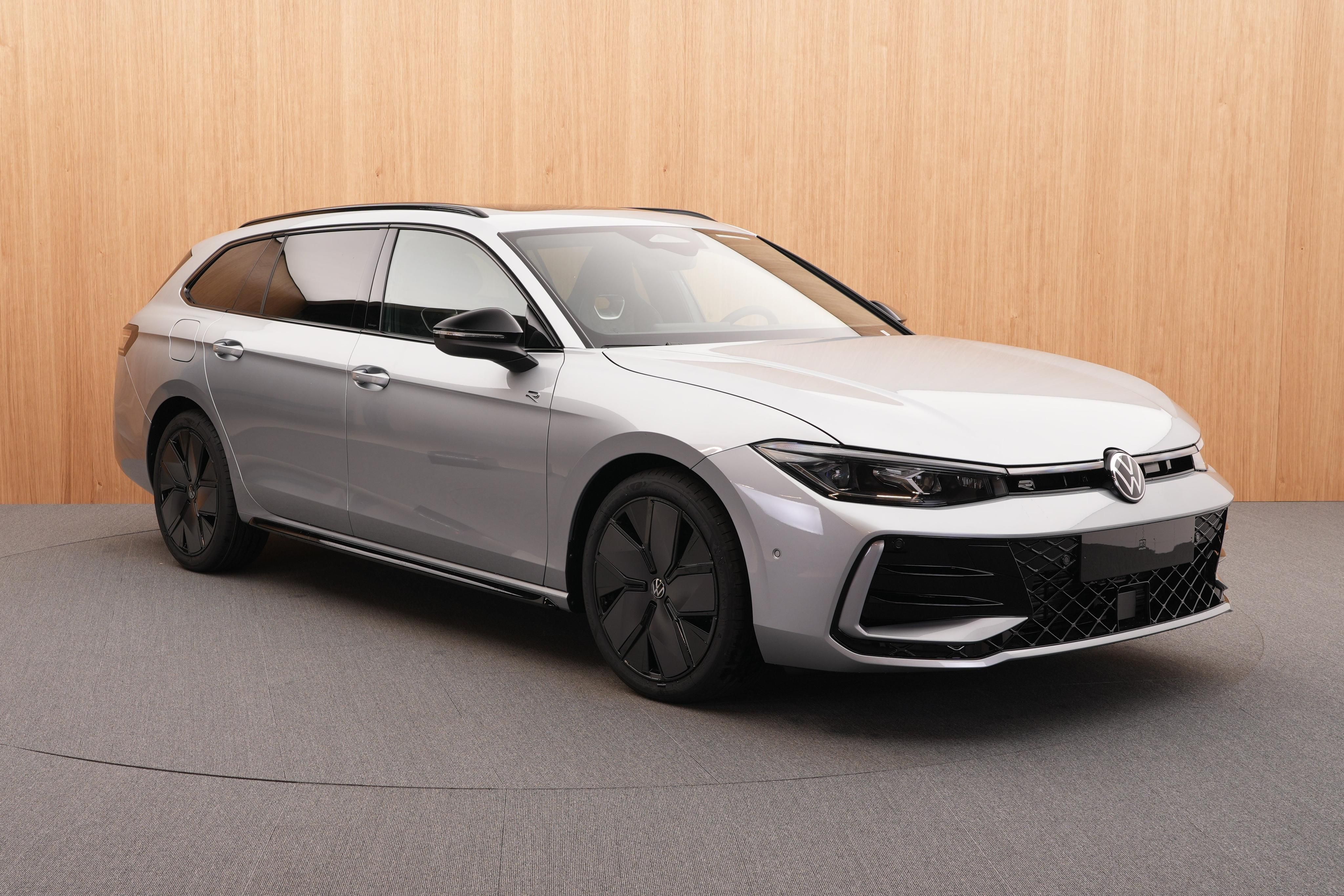 Volkswagen Passat, R-Line People 2.0 TDI 4x4 DSG - fotka 6