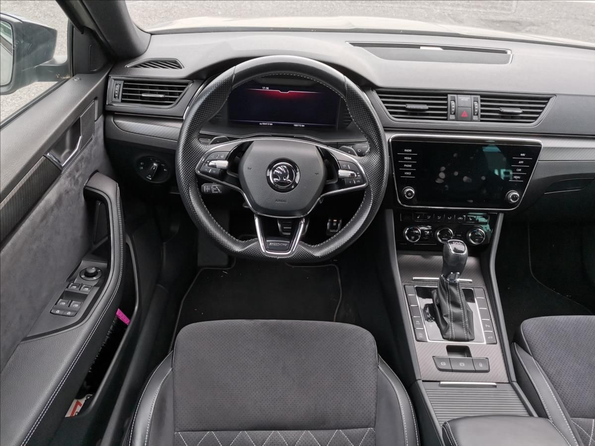 Škoda Superb, 2,0 TDI SportLine Combi DSG - fotka 6