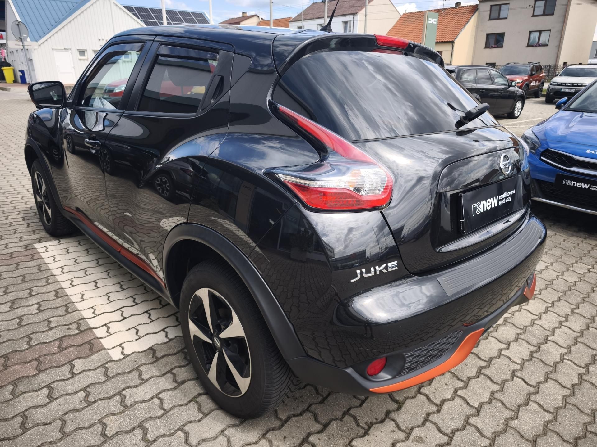 Nissan Juke, ČR 1.MAJ 1.6 SCe BOSE - fotka 4