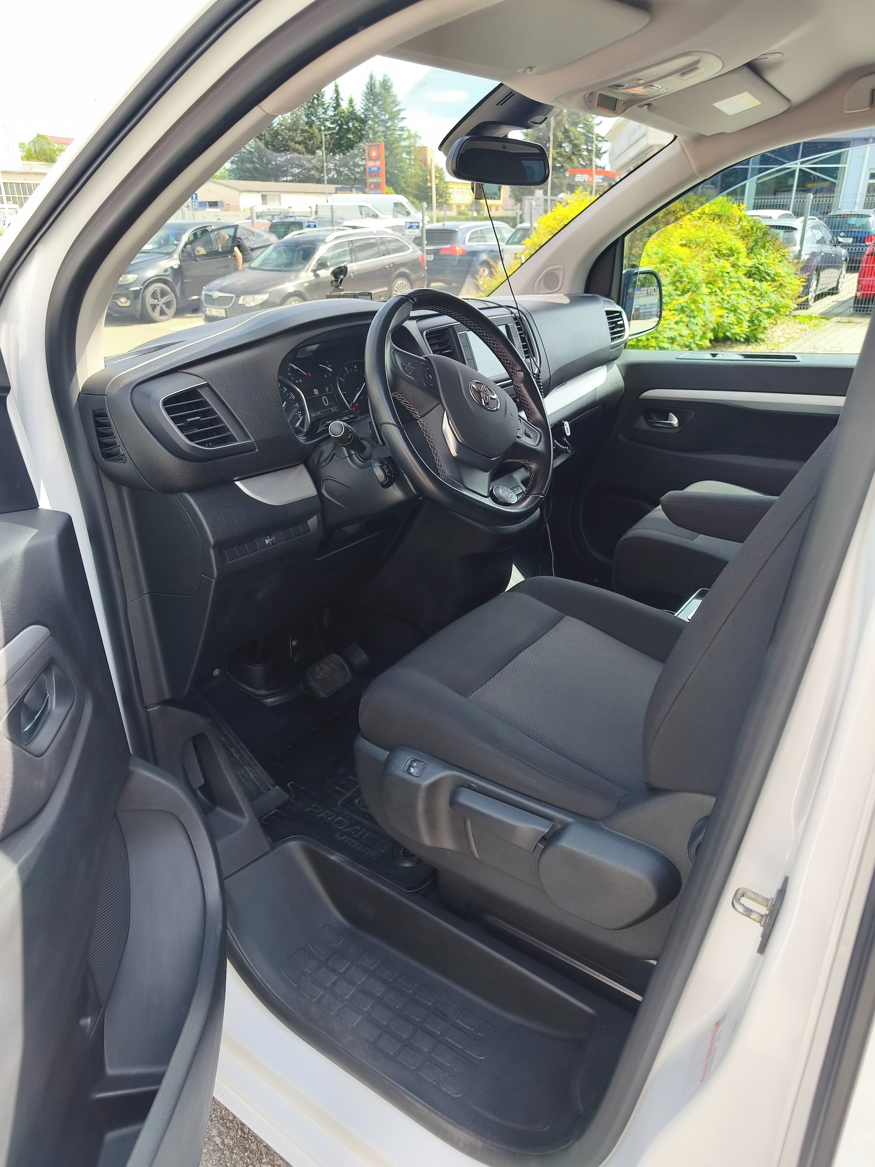 Toyota Proace, 2.0 D, L2 - fotka 2