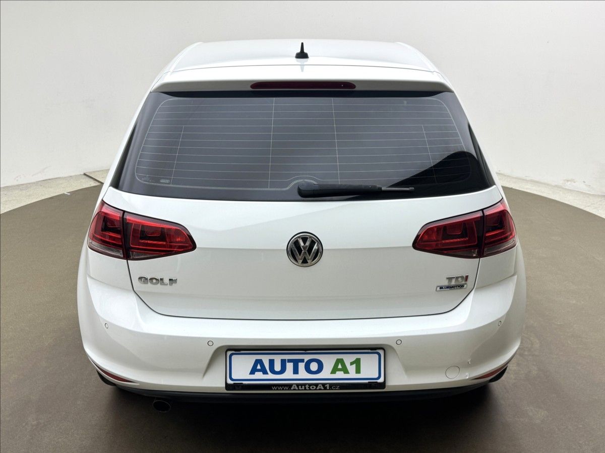 Volkswagen Golf, 1,6 DSG DPH HIGHLINE 2XKOLA ČR - fotka 5