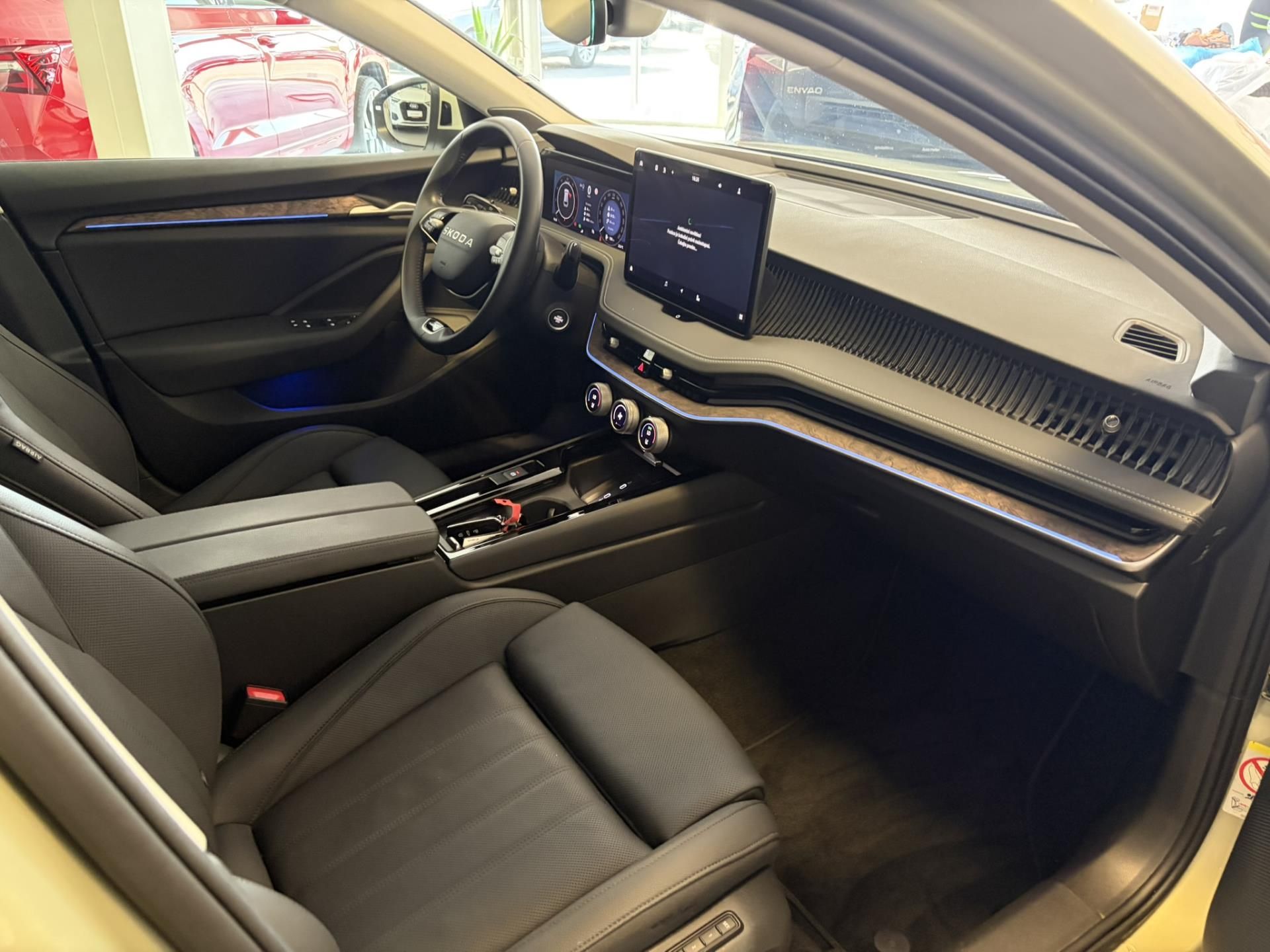 Škoda Superb, 2.0TDi L&K 142kW 4x4 - fotka 5