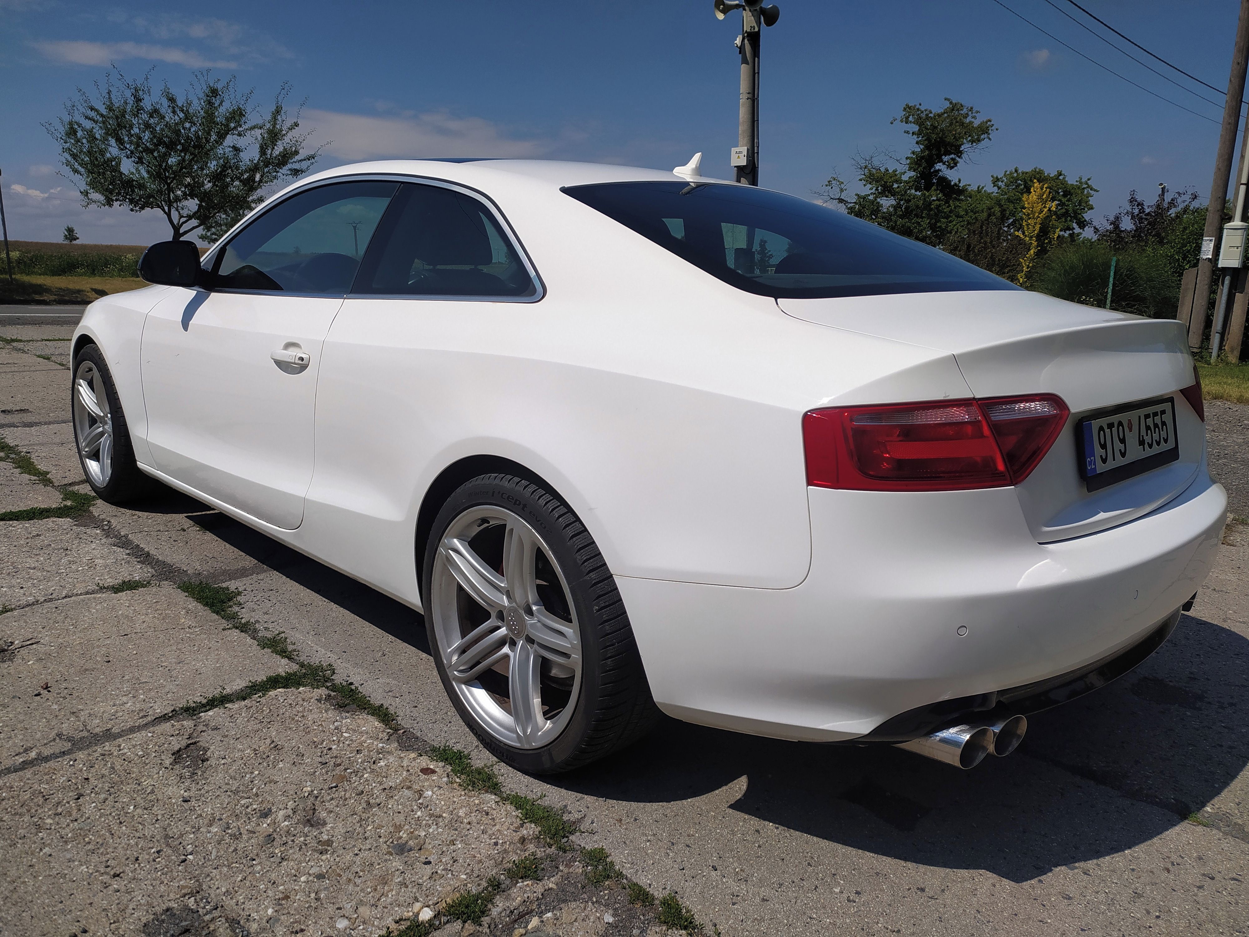 Audi A5, 2.7 TDI S-Line - fotka 4