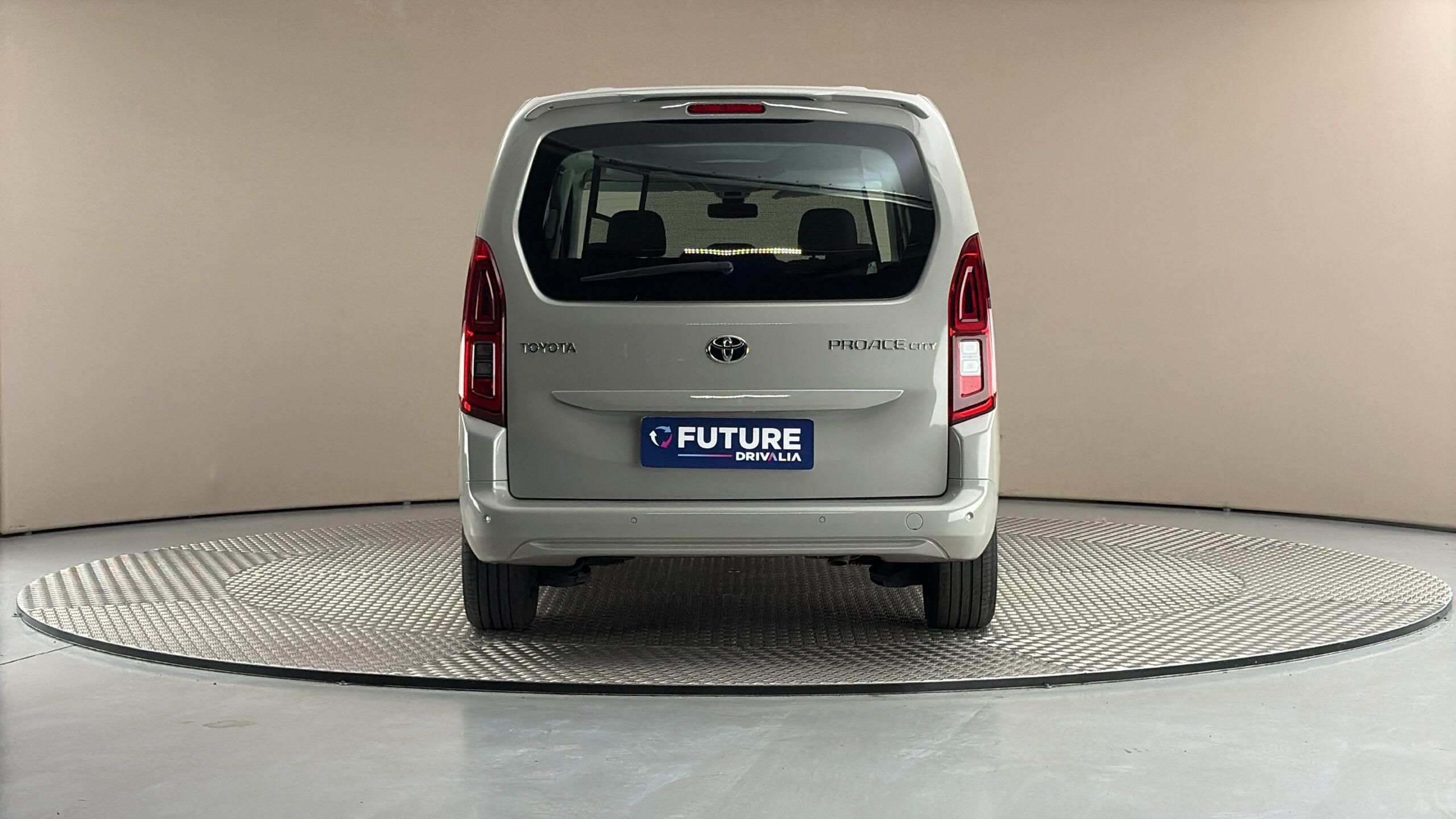 Toyota Proace City Verso, 1.2 L2 Shuttle - fotka 5