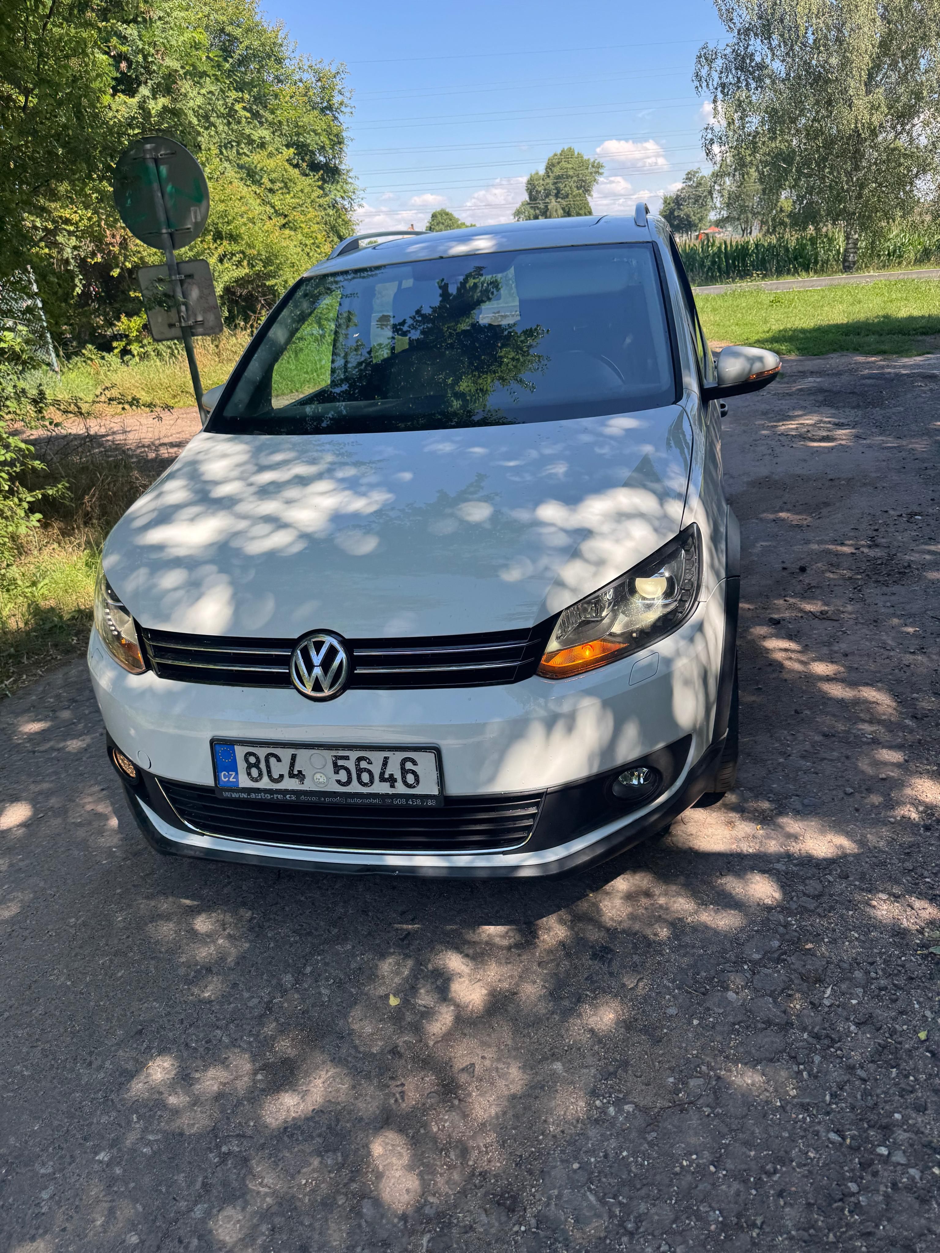 Volkswagen Touran, Volkswagen Touran Cross 2015 1 - fotka 2