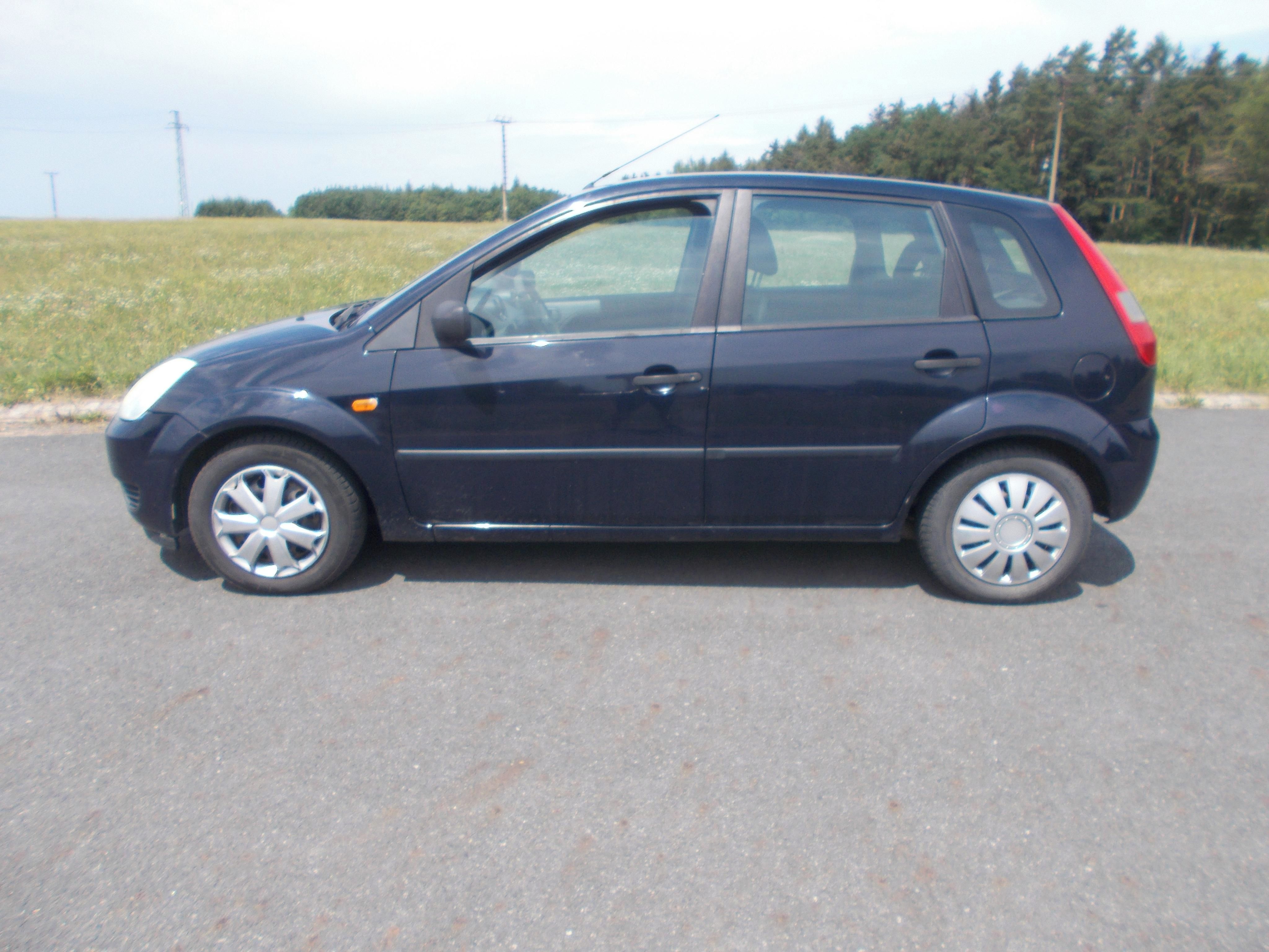 Ford Fiesta, 1,3 51 KW spolehlivé auto - fotka 2