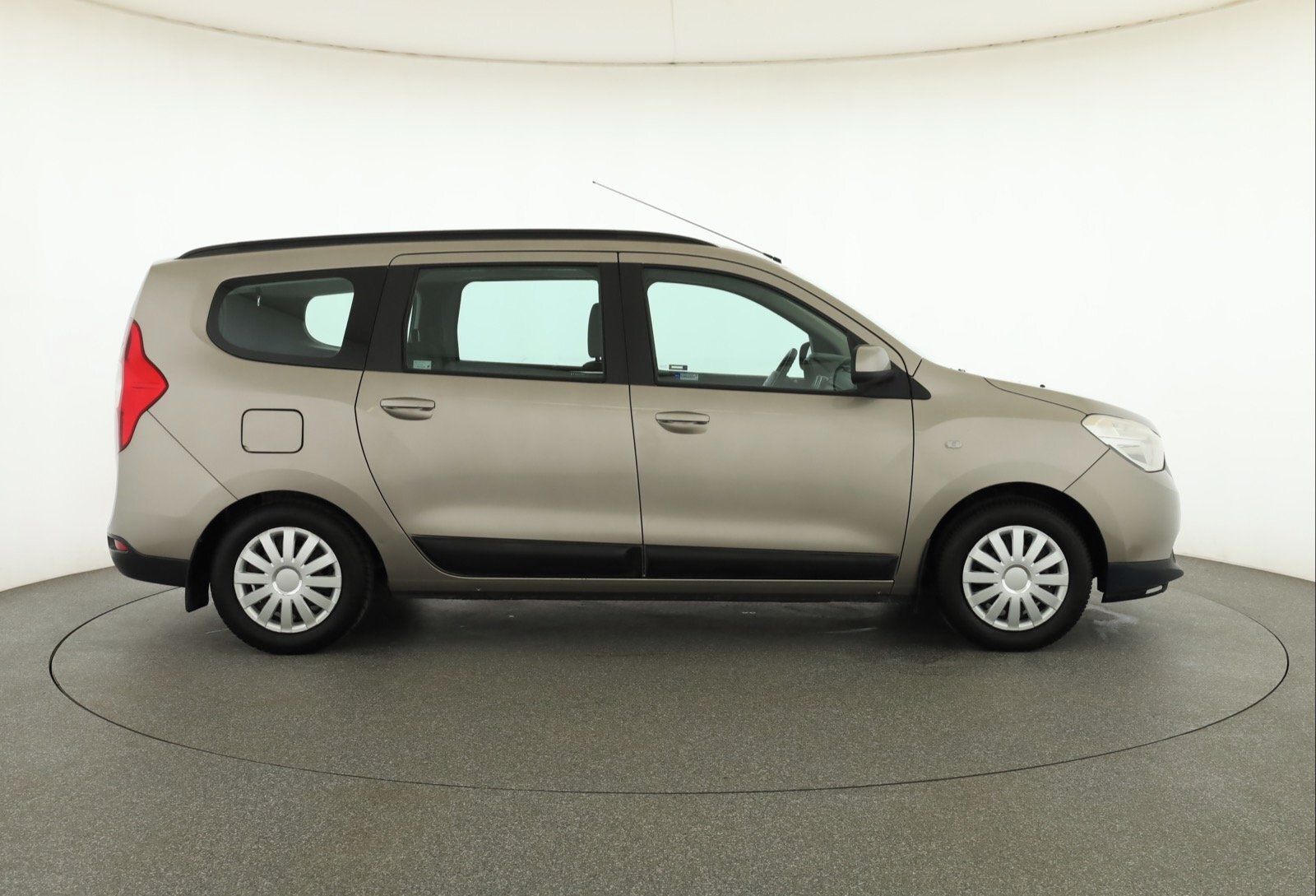 Dacia Lodgy, 1.6 8V, LPG, Park. senzory - fotka 6