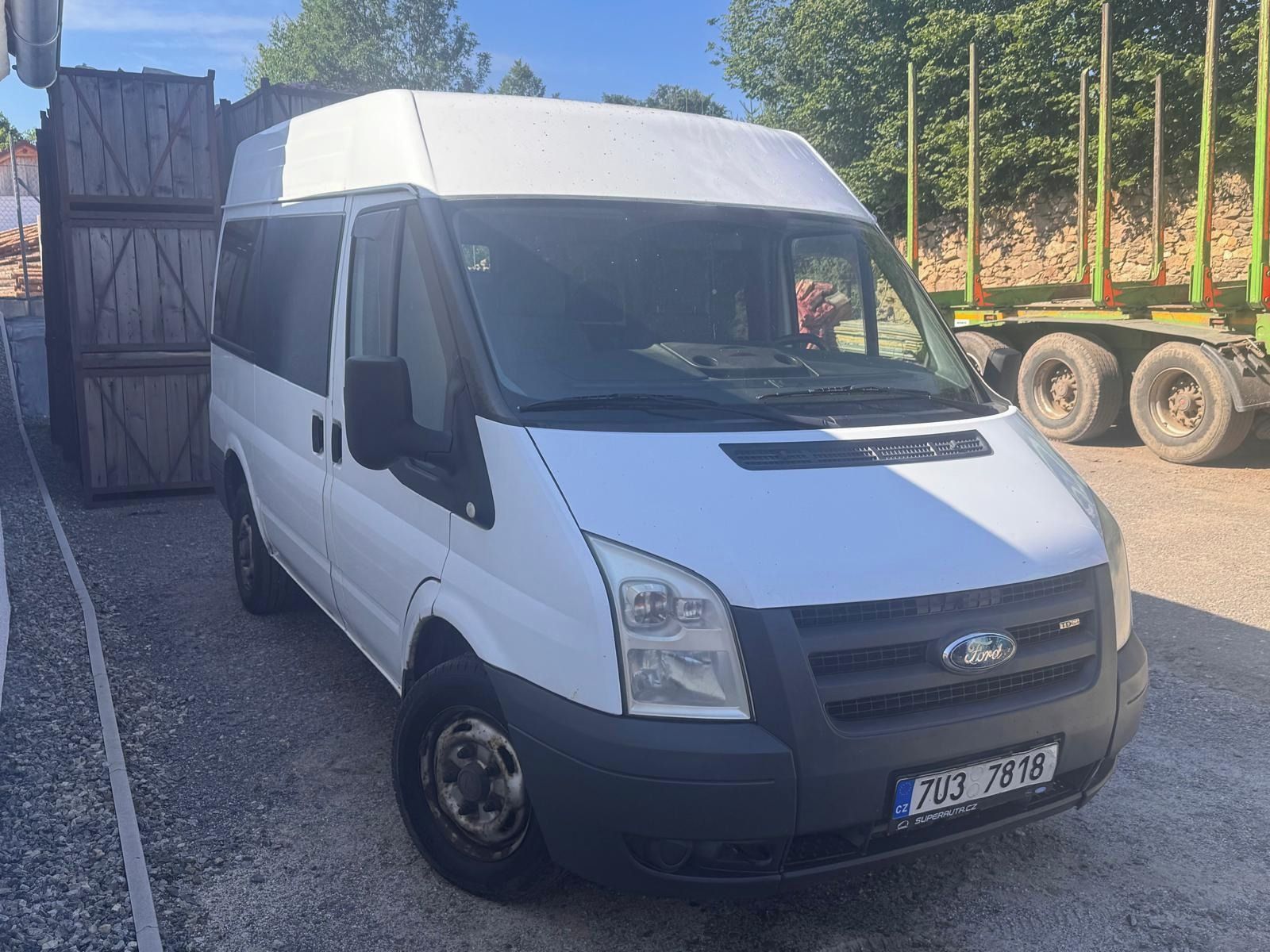 Ford Transit, Ford Transit 9 míst - fotka 2