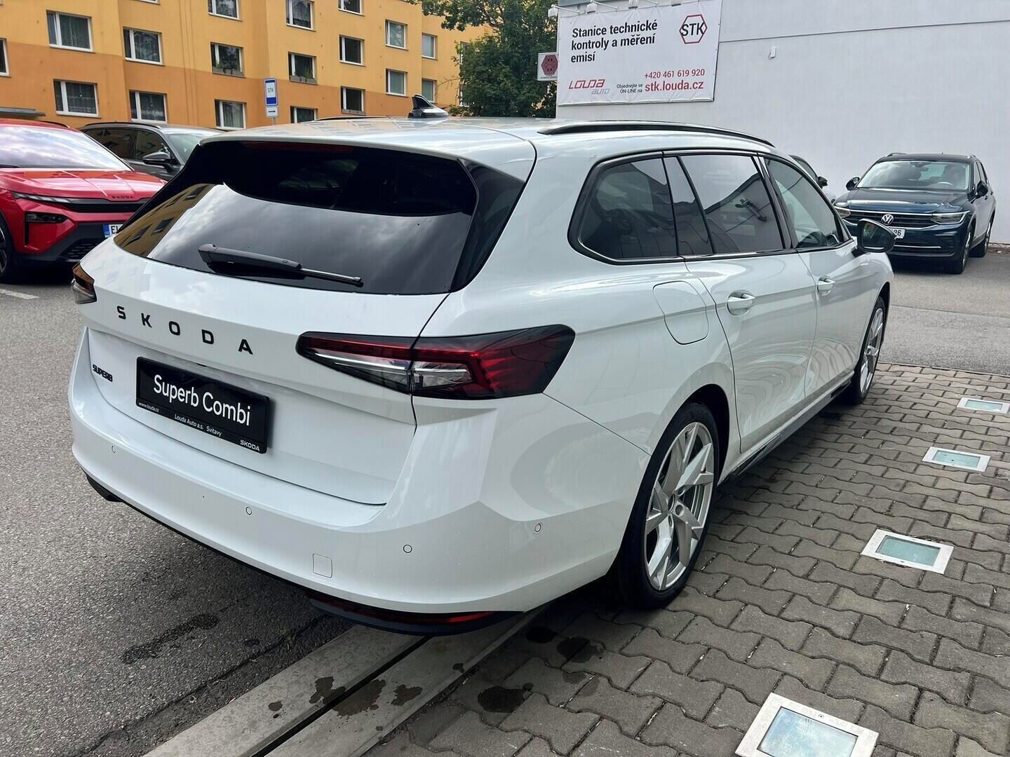 Škoda Superb, Combi Sportline 2,0 TSI 150 kW - fotka 4