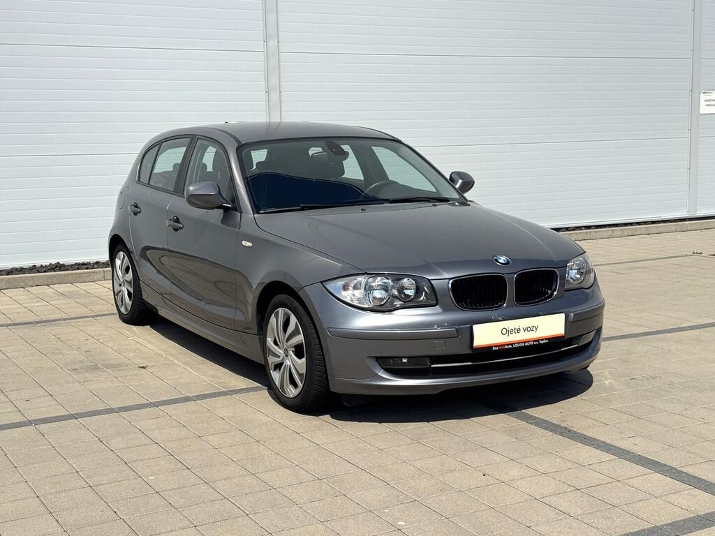 BMW Řada 1, 2.0 i 90 kW - fotka 3