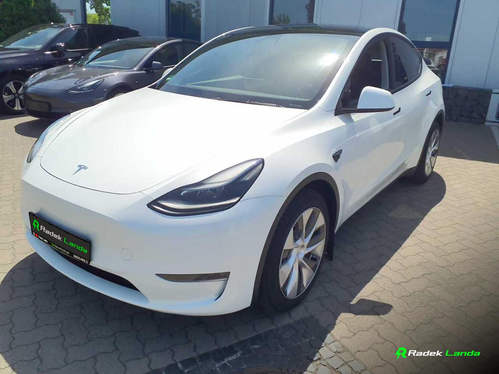 Tesla Model Y, Long Range AWD - fotka 3