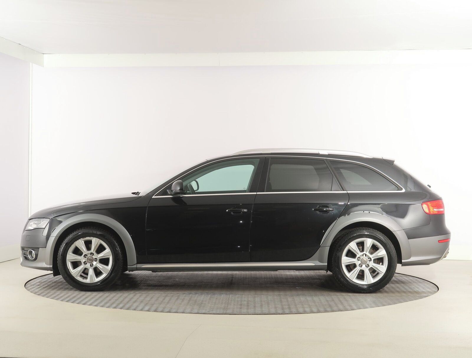 Audi A4 allroad, 2.0 TDI, 4X4, Xenony - fotka 3