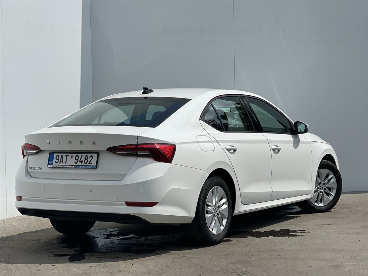 Škoda Octavia, 1,0 TSI Ambition Plus LED+PDC - fotka 3