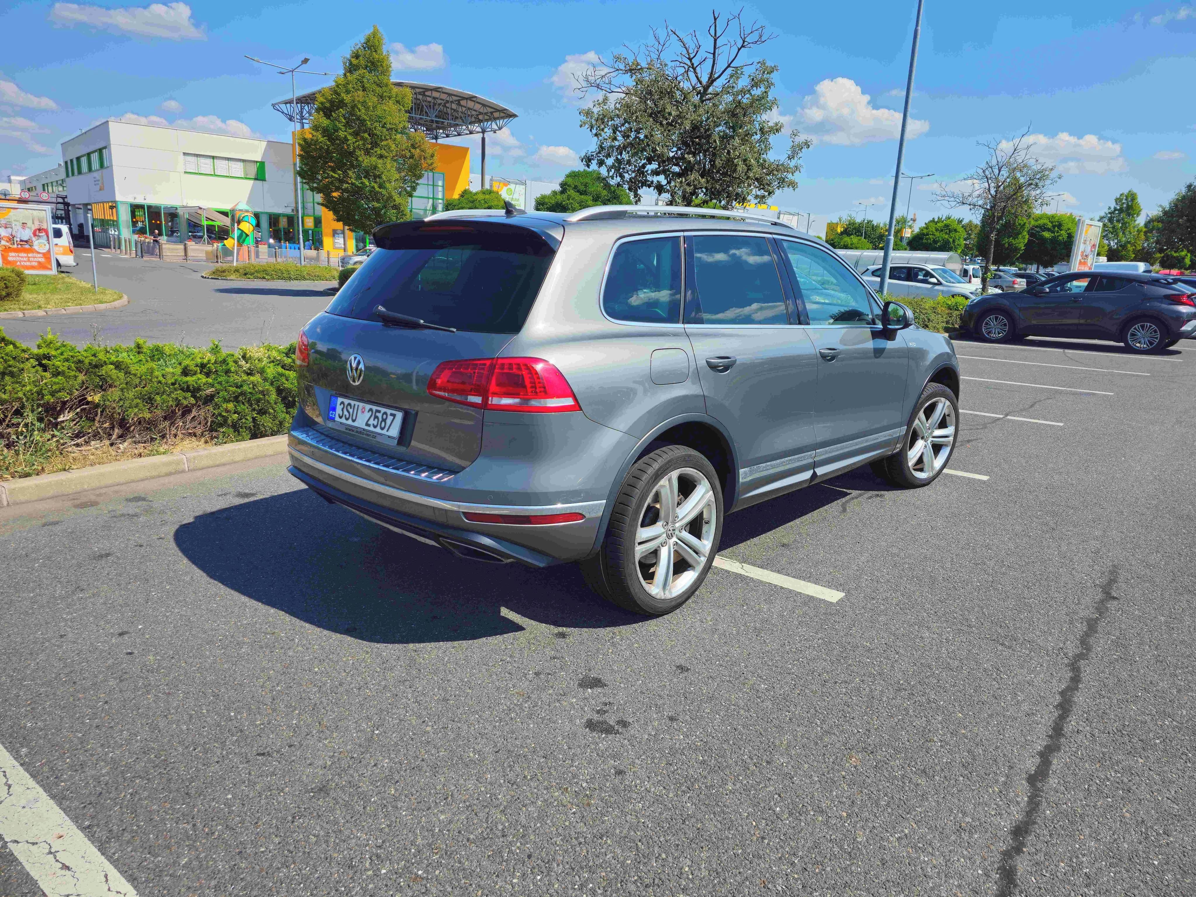 Volkswagen Touareg - fotka 2