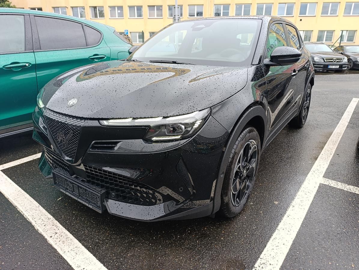 Alfa Romeo Junior, Ibrida 1,2 145k eDCT6 - fotka 2