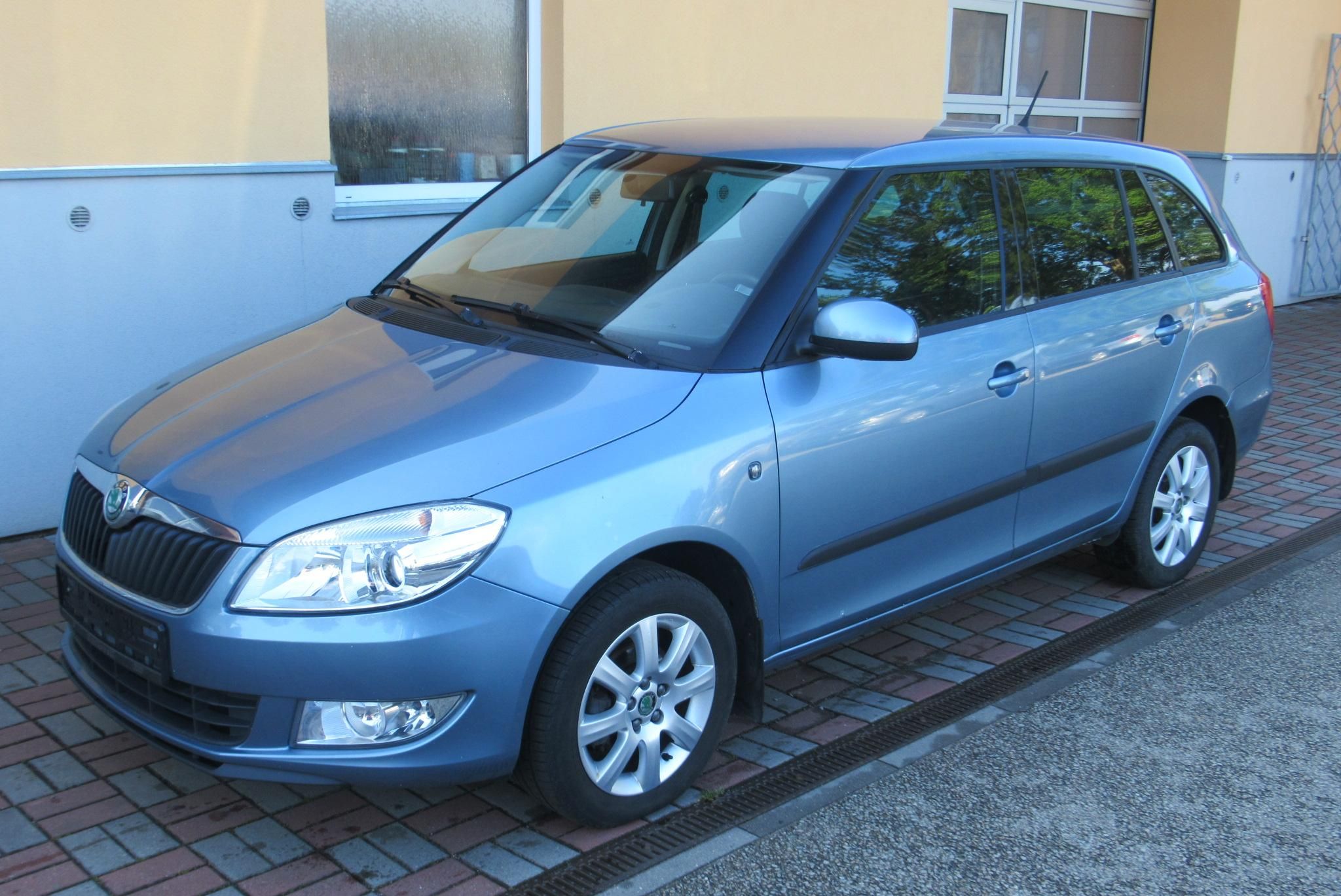 Škoda Fabia, 1.2 TSi AUT. KLIMA TEMPOMAT - fotka 4