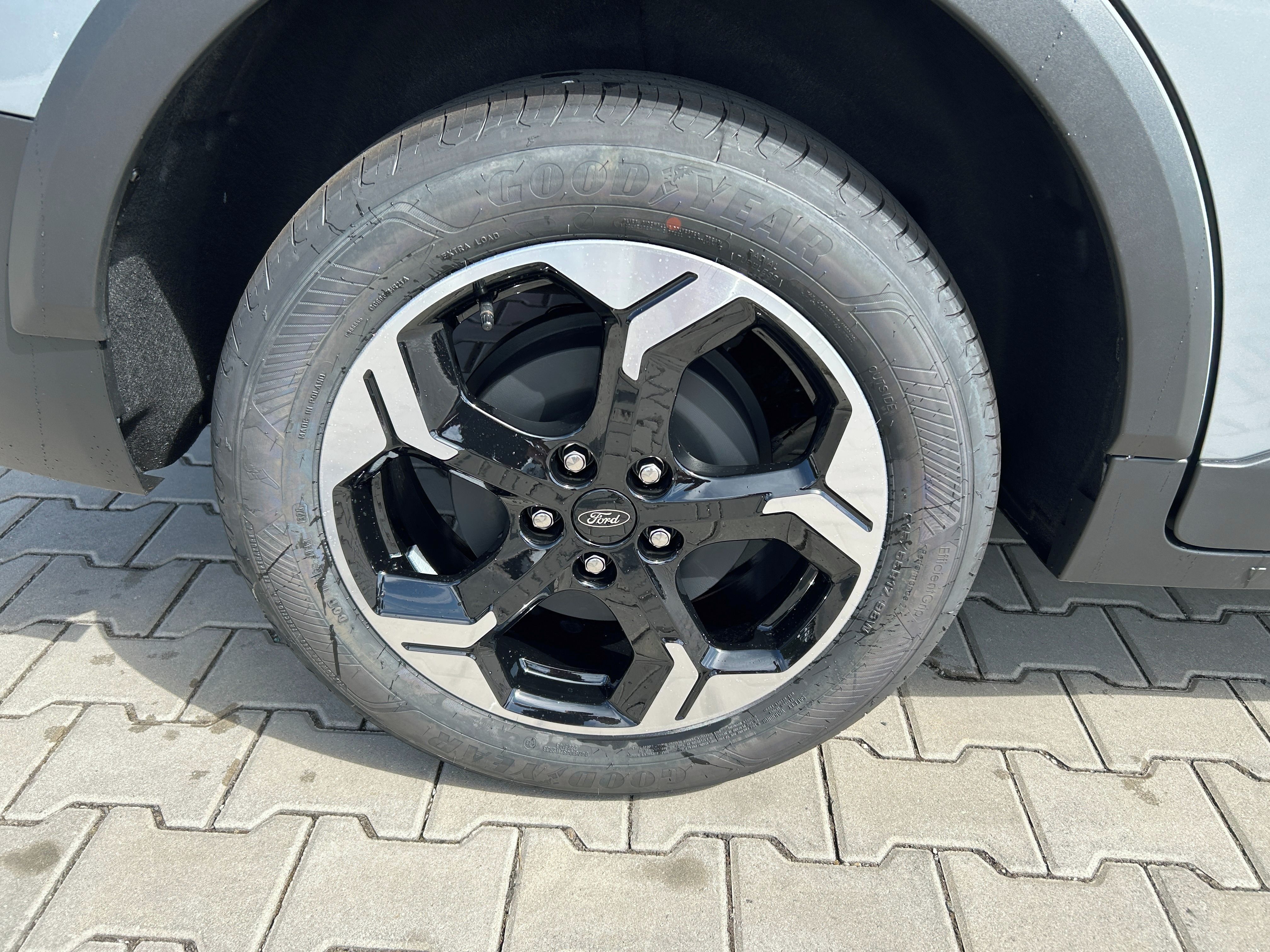 Ford Tourneo Courier, 1.0 EcoBoost 92 kW Active L1 - fotka 4