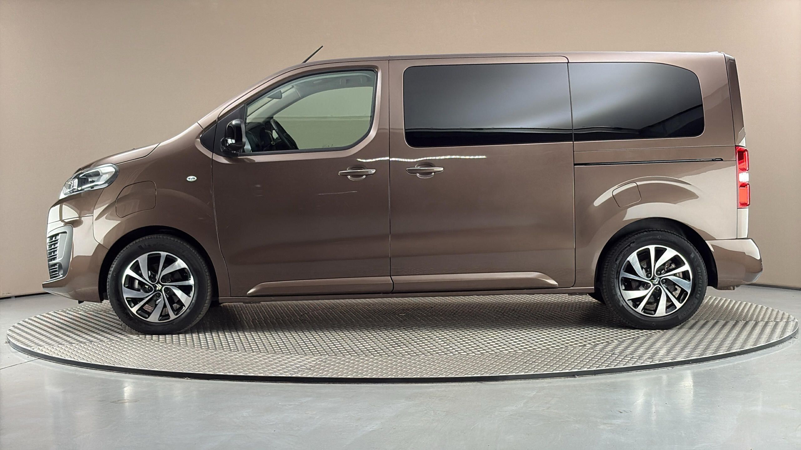 Citroën SpaceTourer, 75 kWh AUT Shine - fotka 4