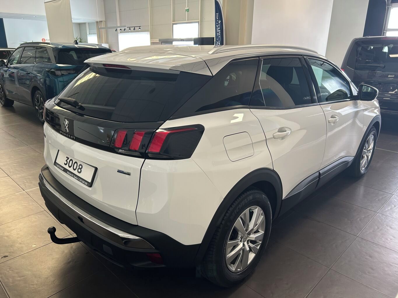 Peugeot 3008, ACTIVE 1.2 PureTech 130k MAN6 - fotka 4