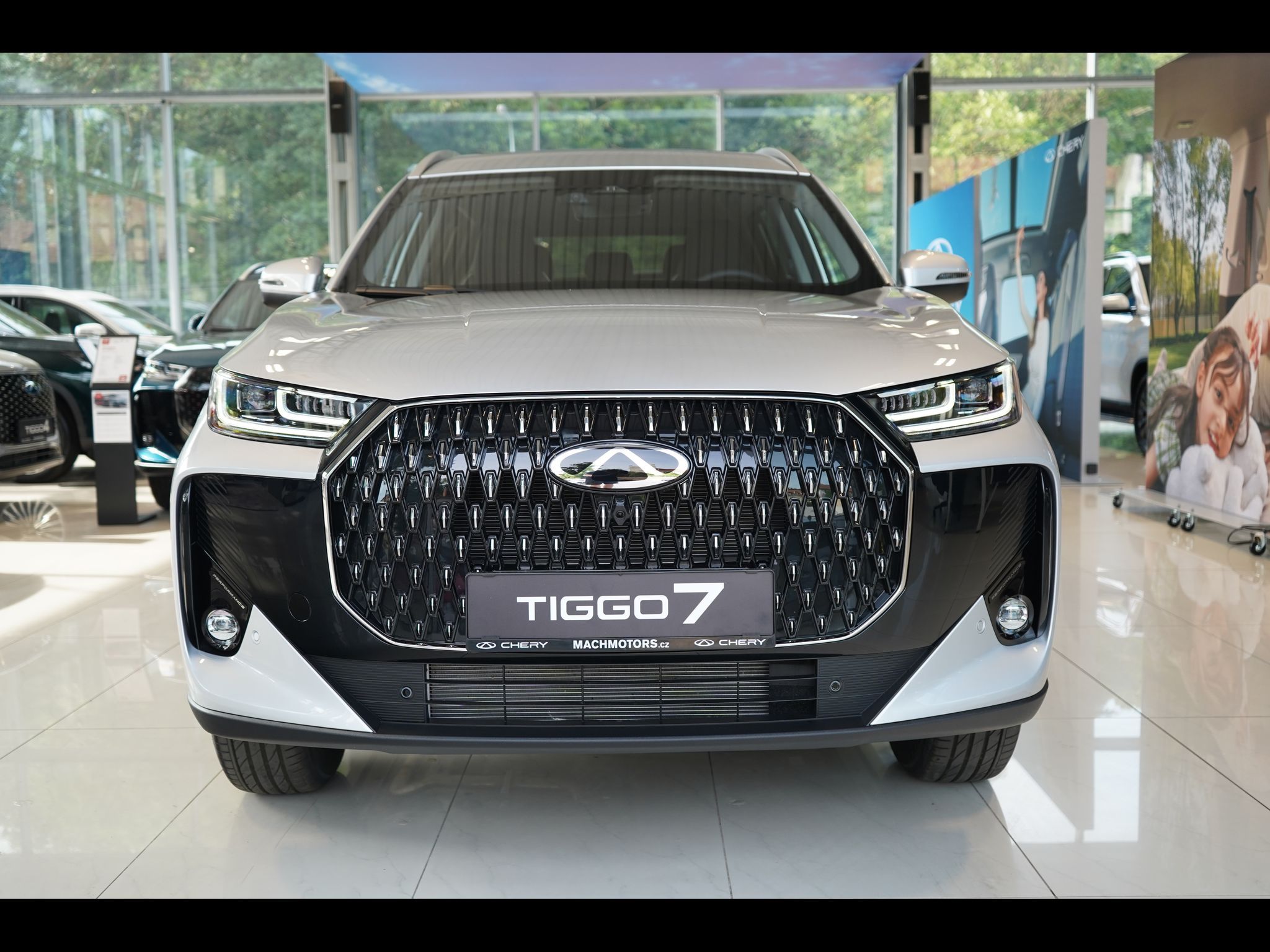 Chery Tiggo 7, UNIQUE 1.5 TGDI HEV - fotka 2