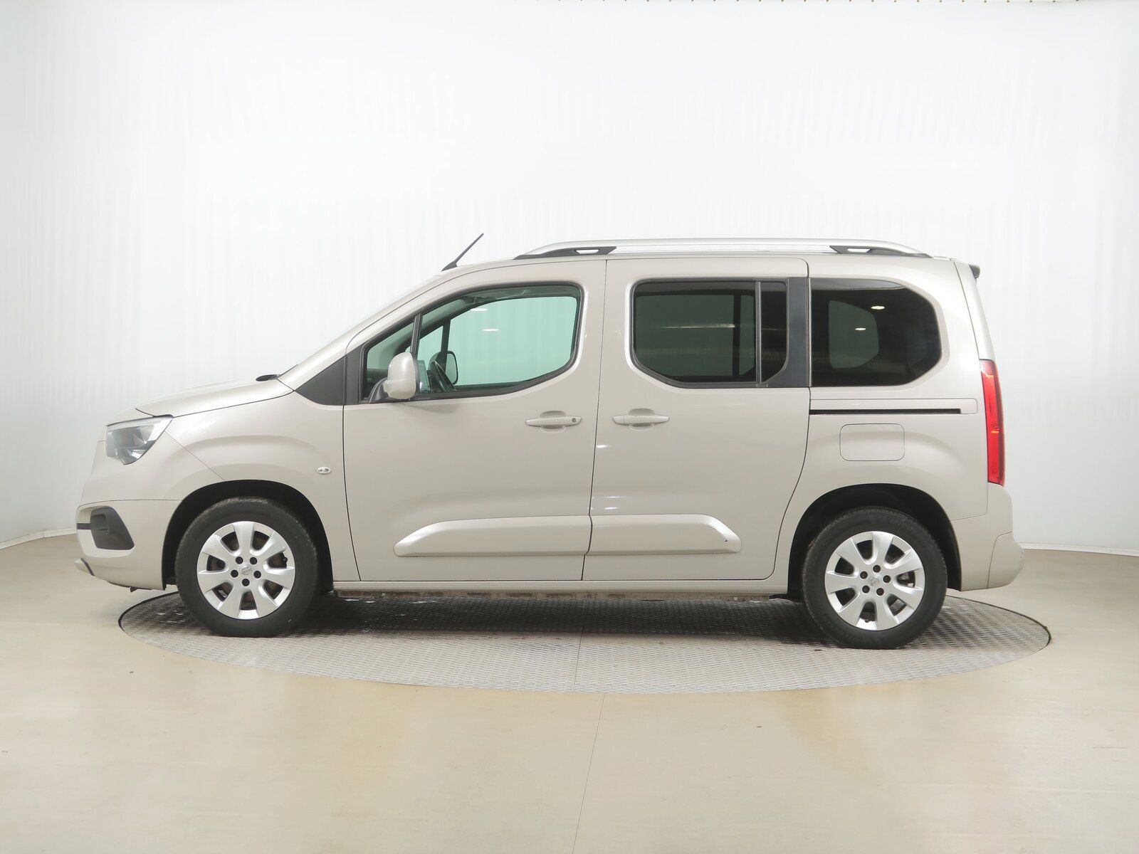 Opel Combo, 1.2 Turbo, Enjoy, 5Míst, Klima - fotka 3