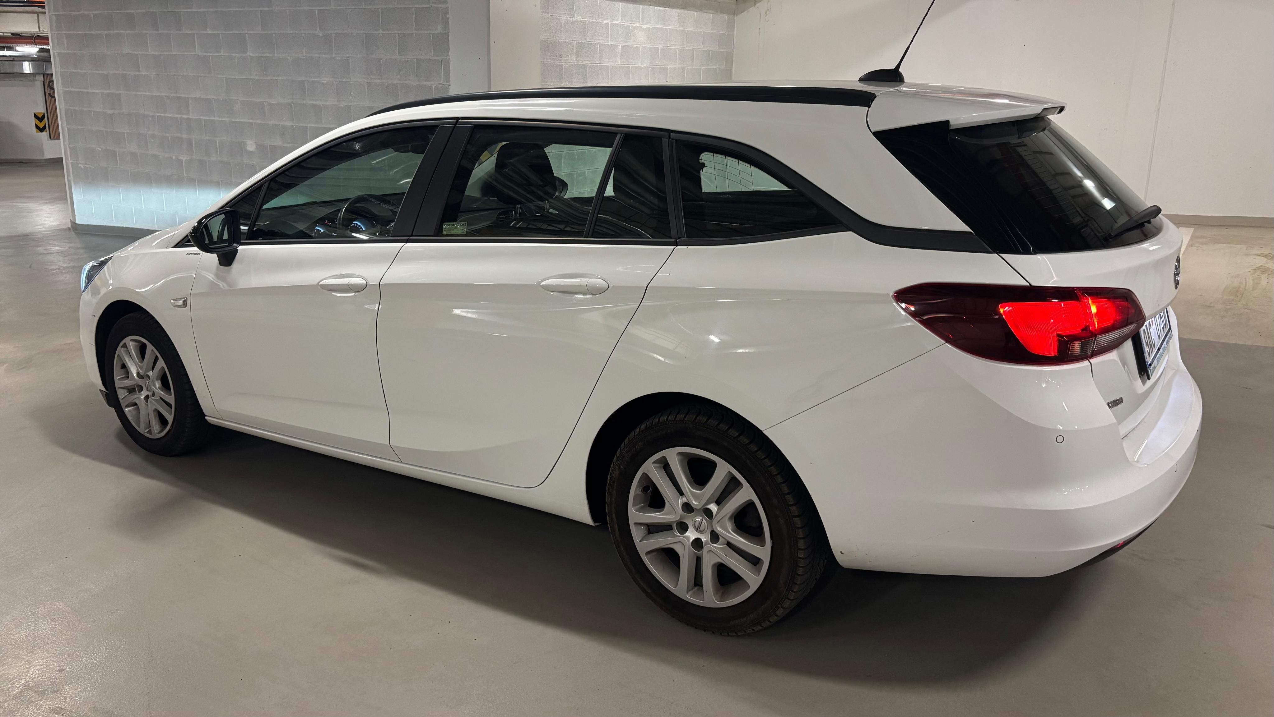 Opel Astra, 1.5 CDti Edition 1. Majitel Čr - fotka 4
